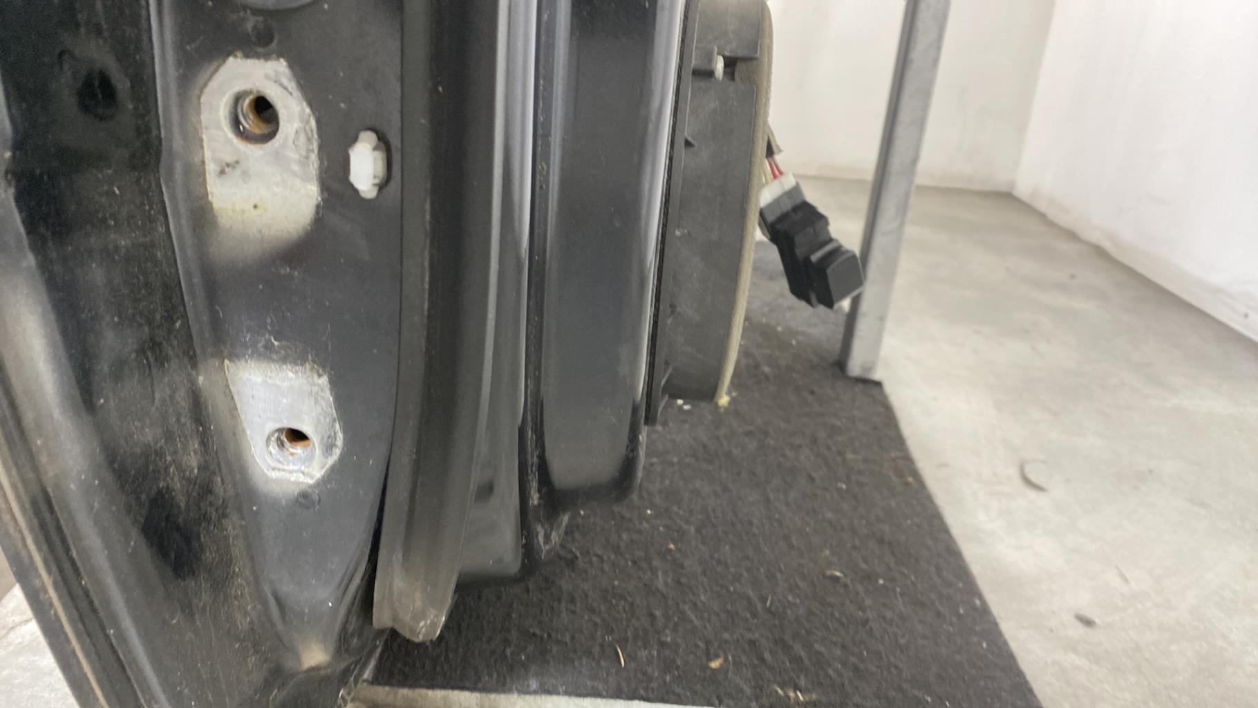 Portiera anteriore destra SUZUKI SWIFT 3 Diésel - 1