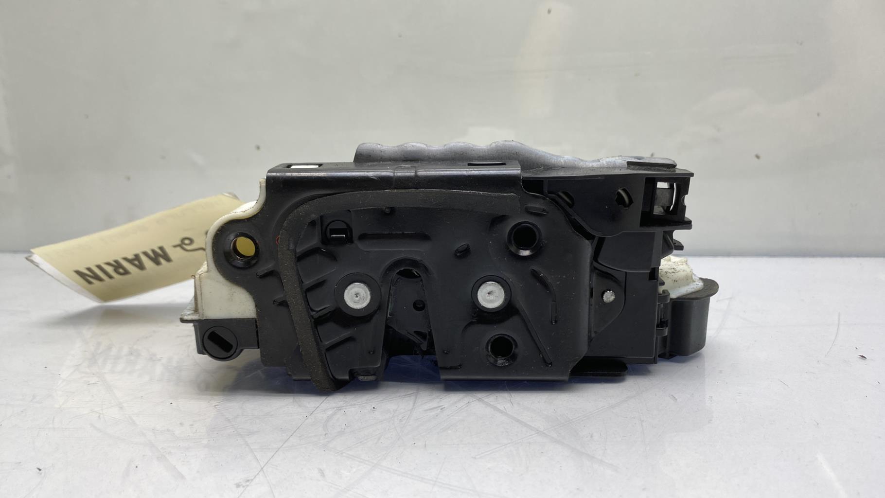 Serratura anteriore destra VOLKSWAGEN JETTA 4 Gasolina/Híbrido - 1