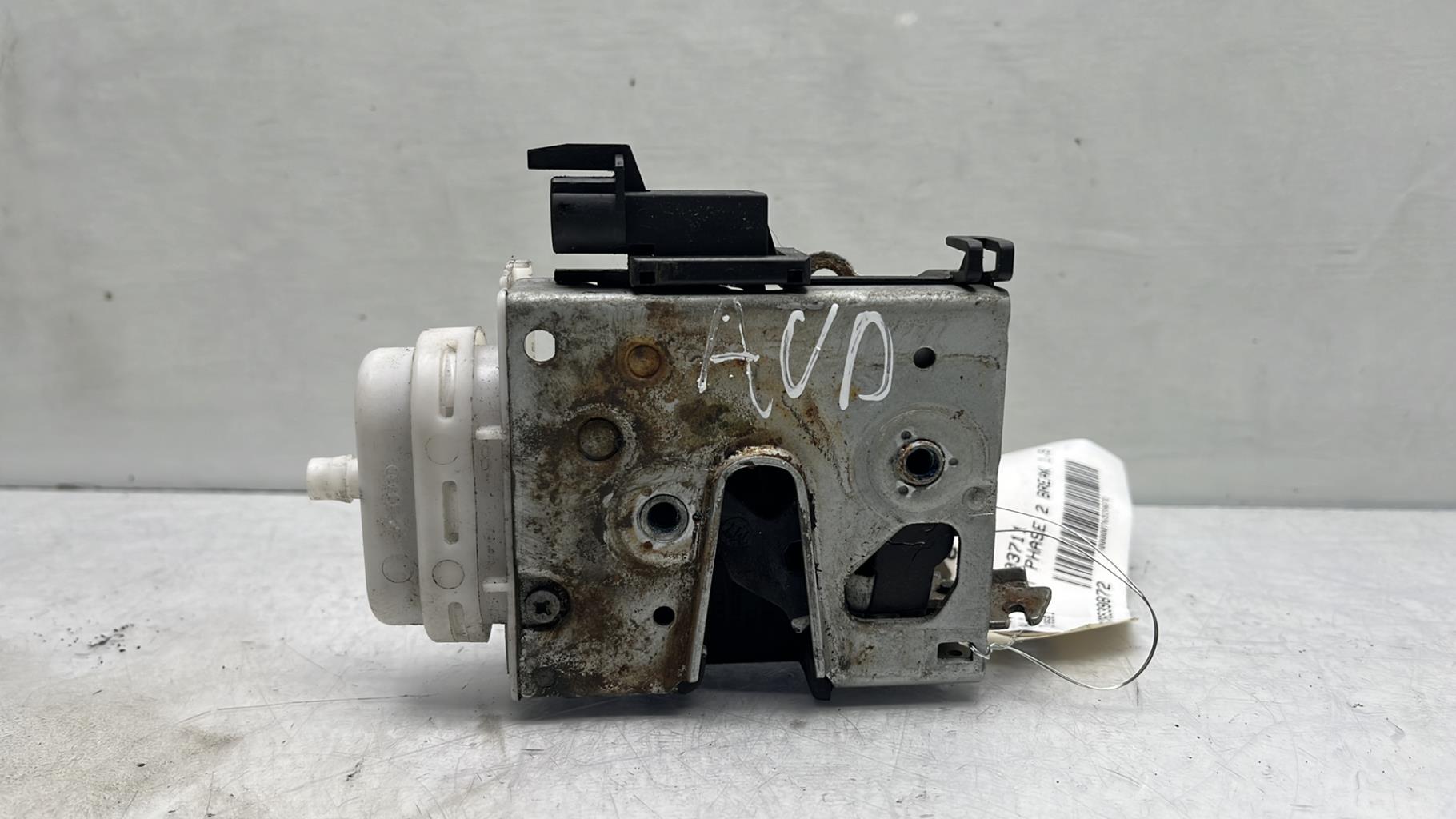 Serrure avant droit AUDI A4 1 AVANT PHASE 2 BREAK Diesel - 1