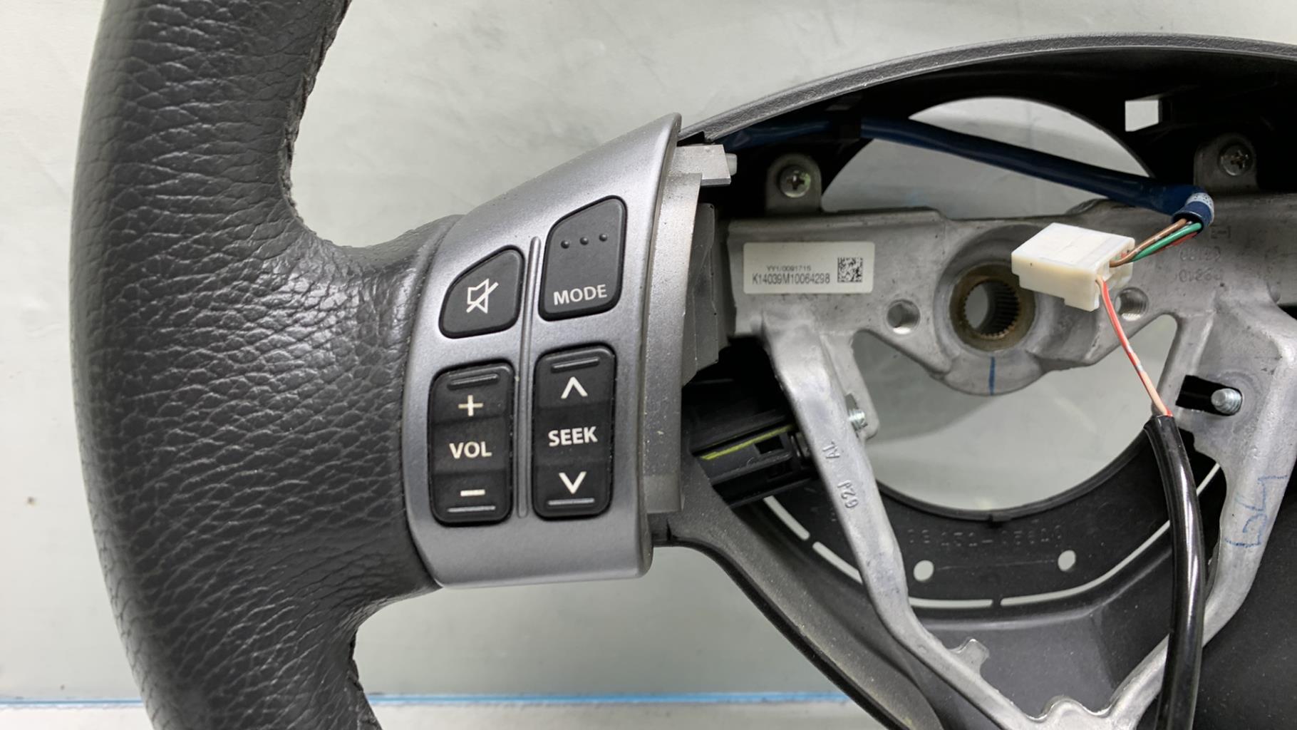 Volant SUZUKI SWIFT 3 Diesel - 1