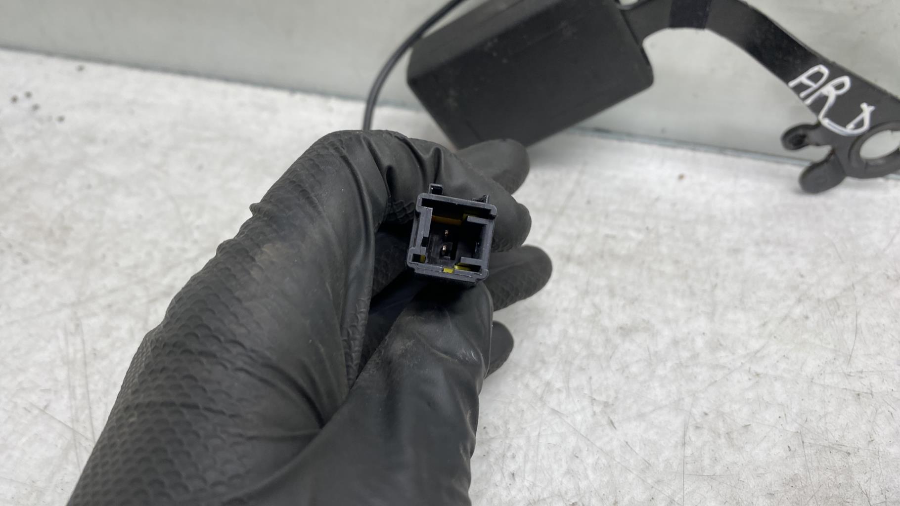 Aggancio cintura sicurezza posteriore destro CITROEN C4 GRAND PICASSO 1 Diésel - 1