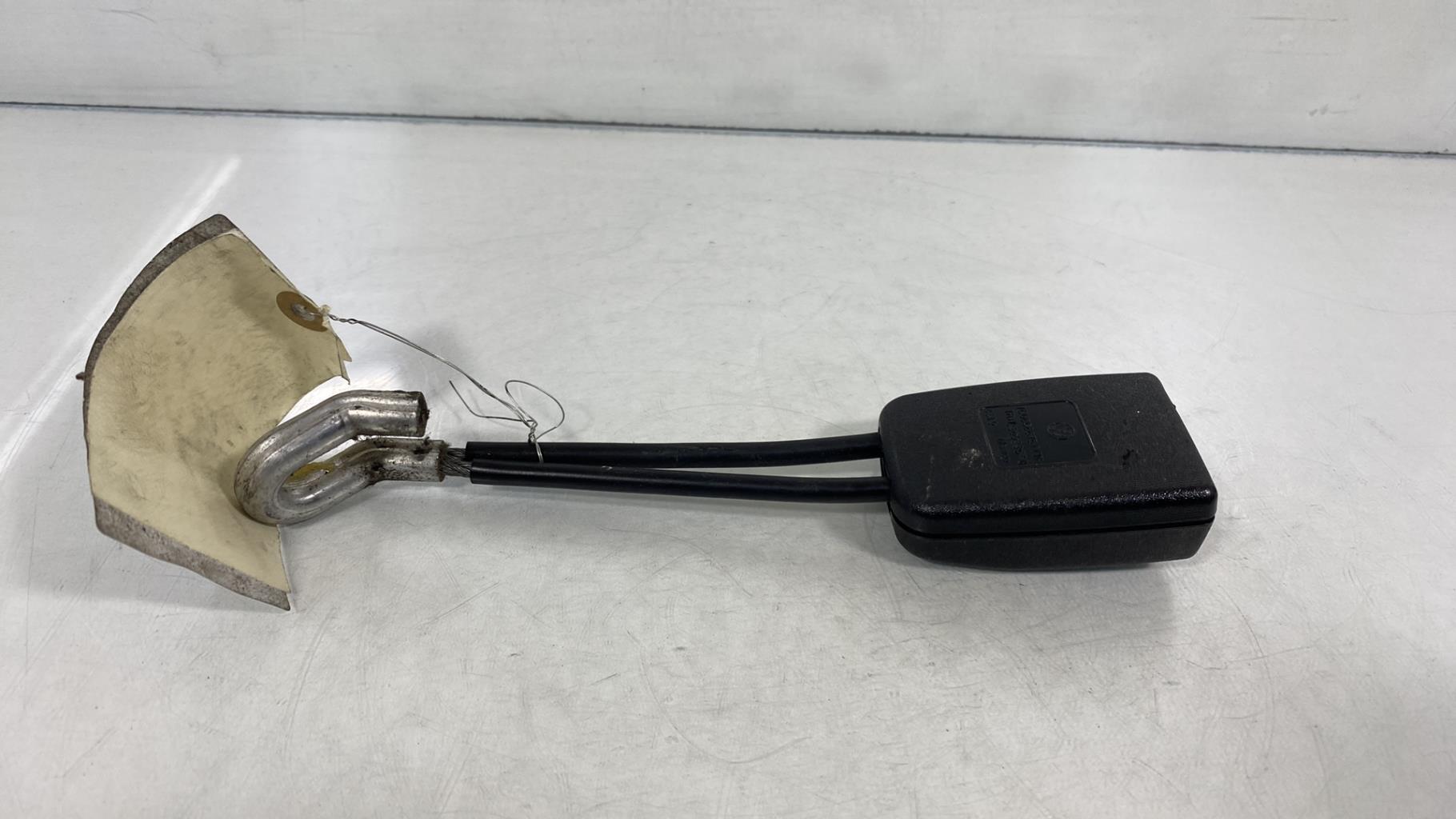 Aggancio cintura sicurezza posteriore sinistro VOLKSWAGEN NEW BEETLE 1 PHASE 1 Diésel - 1