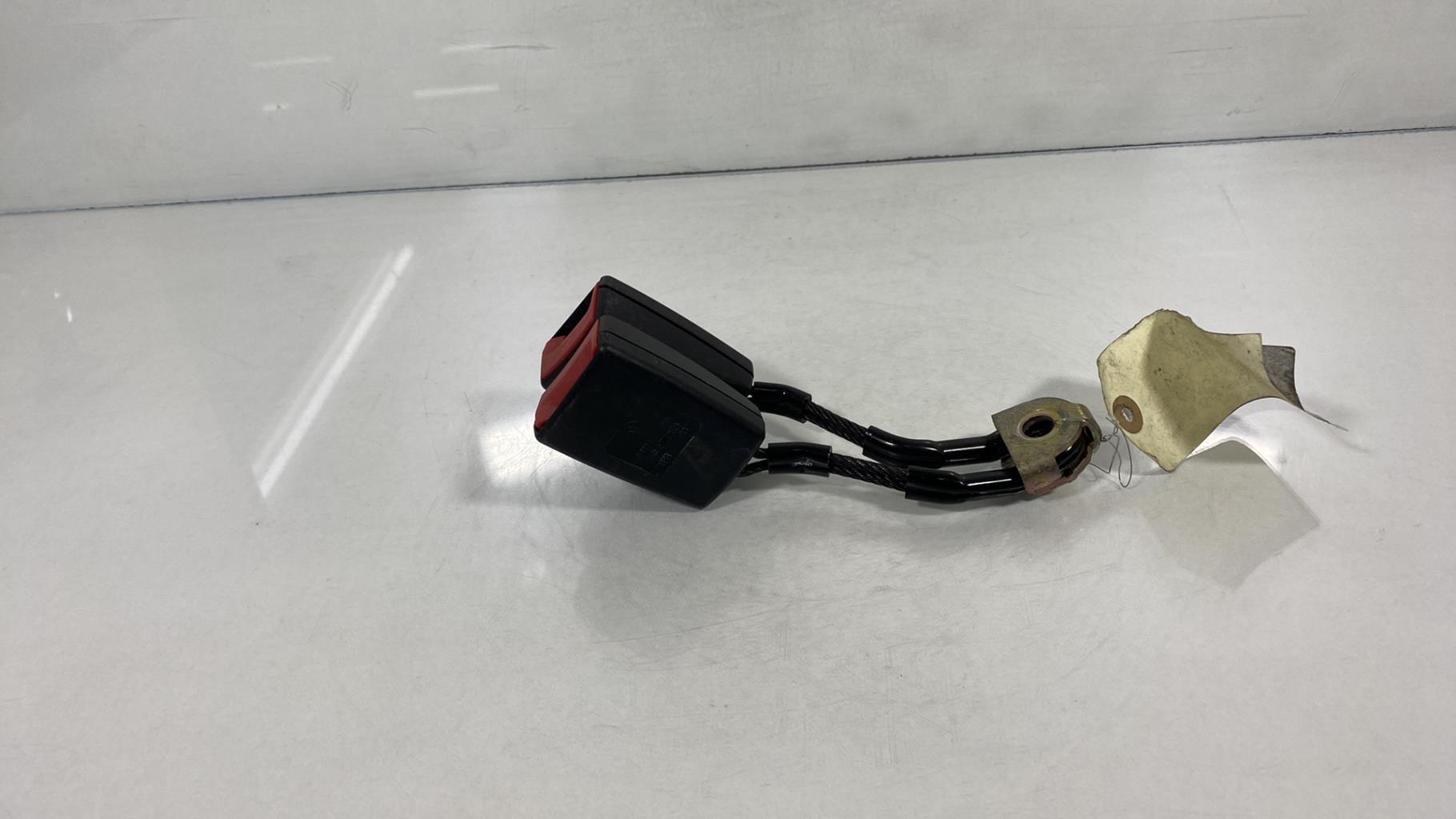 Aggancio cintura sicurezza posteriore sinistro VOLKSWAGEN BORA Gasolina - 1