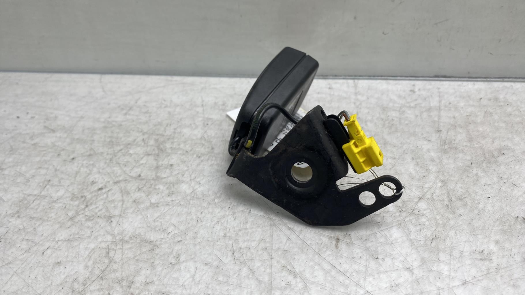 Aggancio cintura sicurezza posteriore sinistro MERCEDES CLASSE C 204 PHASE 1 BREAK Diésel - 1