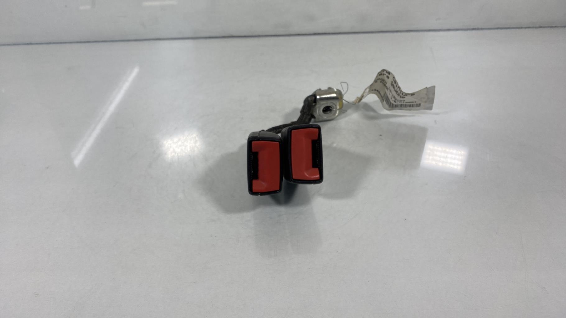 Aggancio cintura sicurezza posteriore sinistro VOLKSWAGEN POLO 5 PHASE 1 Diésel - 1