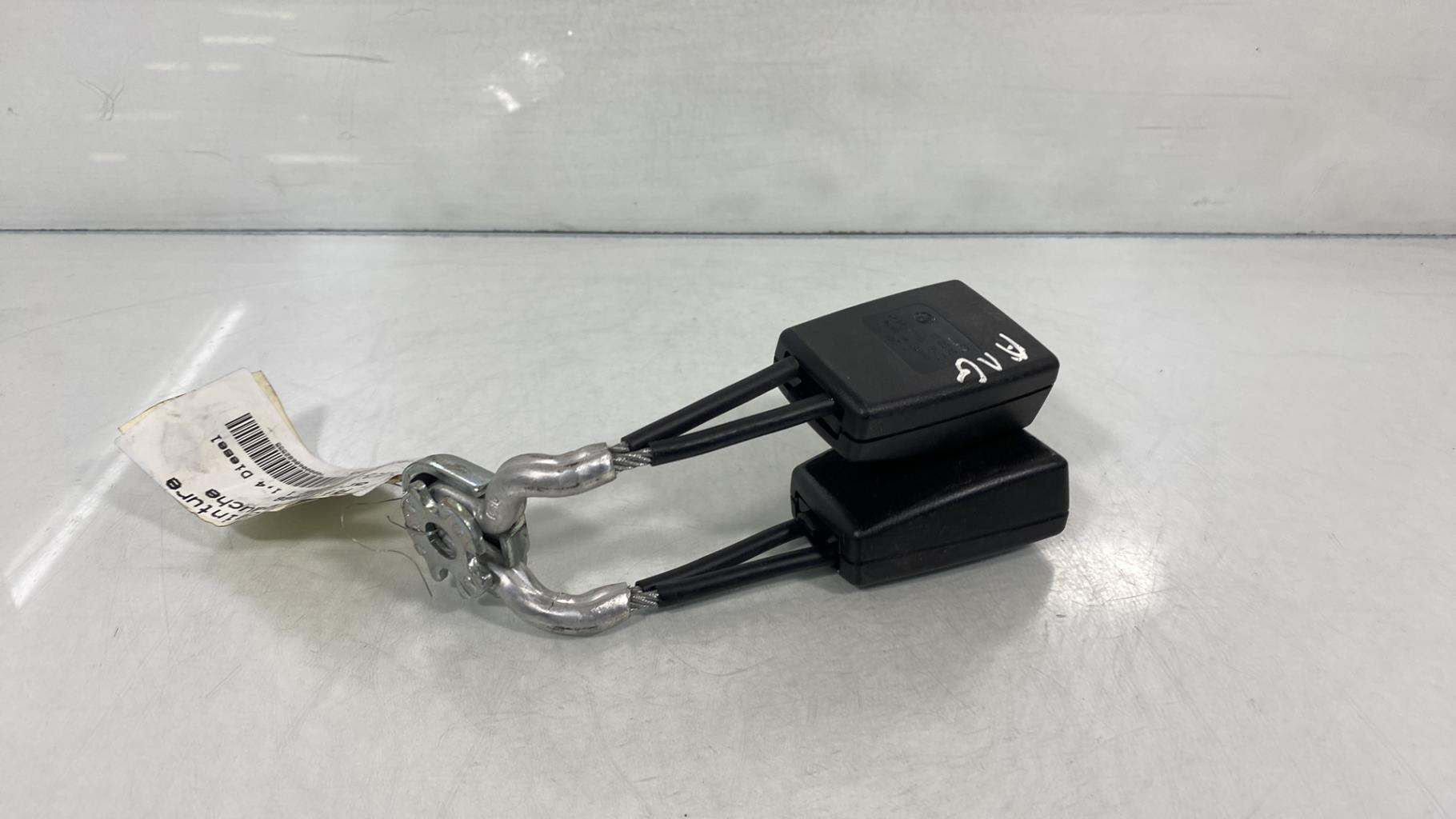 Aggancio cintura sicurezza posteriore sinistro SEAT IBIZA 4 PHASE 1 Diésel - 1