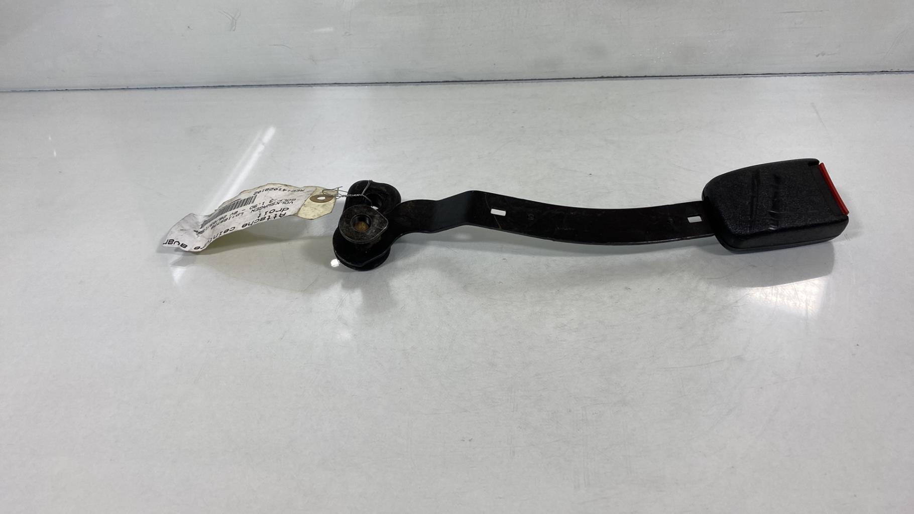 Aggancio cintura sicurezza anteriore destro VOLKSWAGEN GOLF 3 Diésel - 1