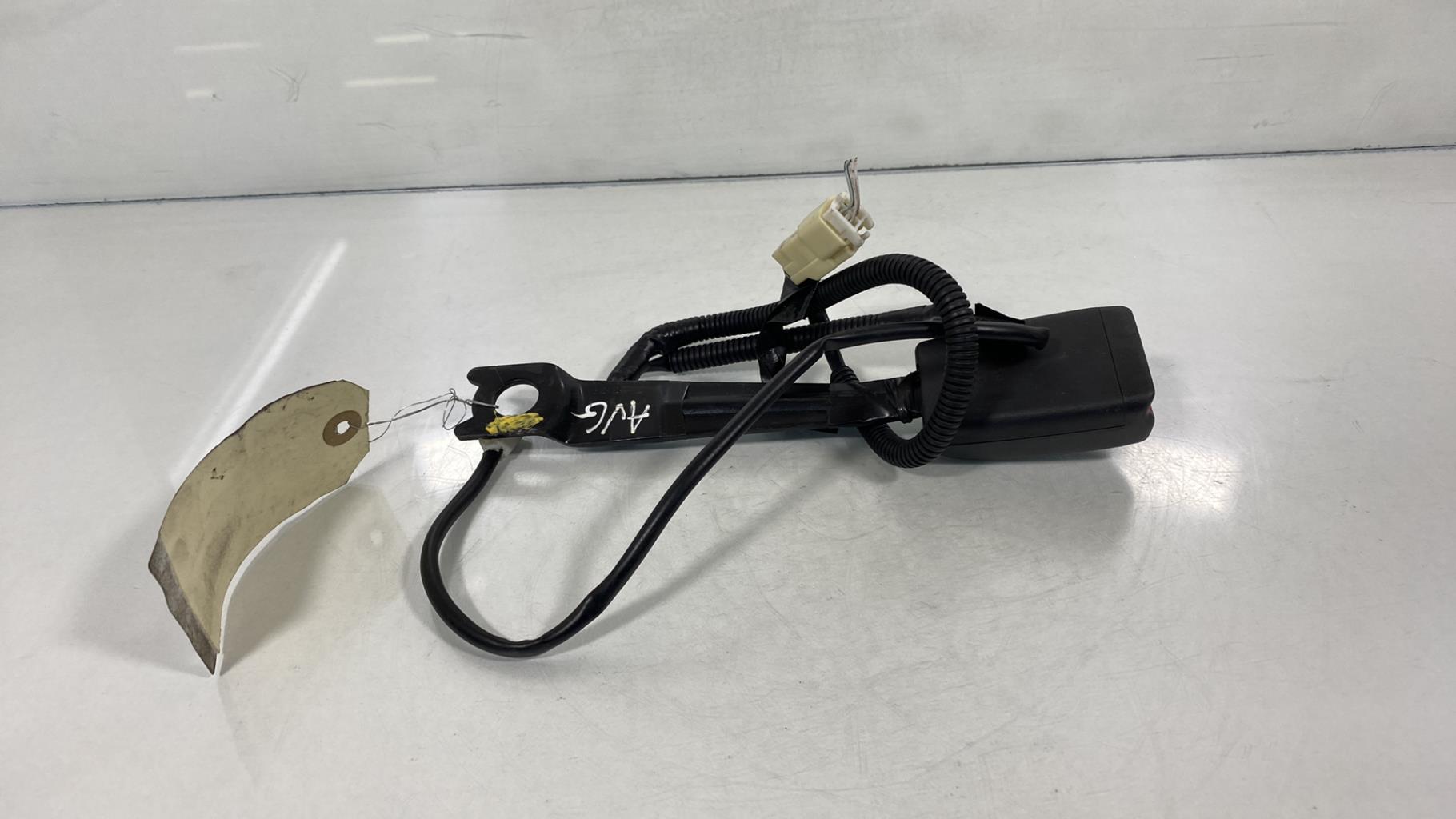 Aggancio cintura sicurezza anteriore sinistro TOYOTA YARIS 2 PHASE 1 Diésel - 1