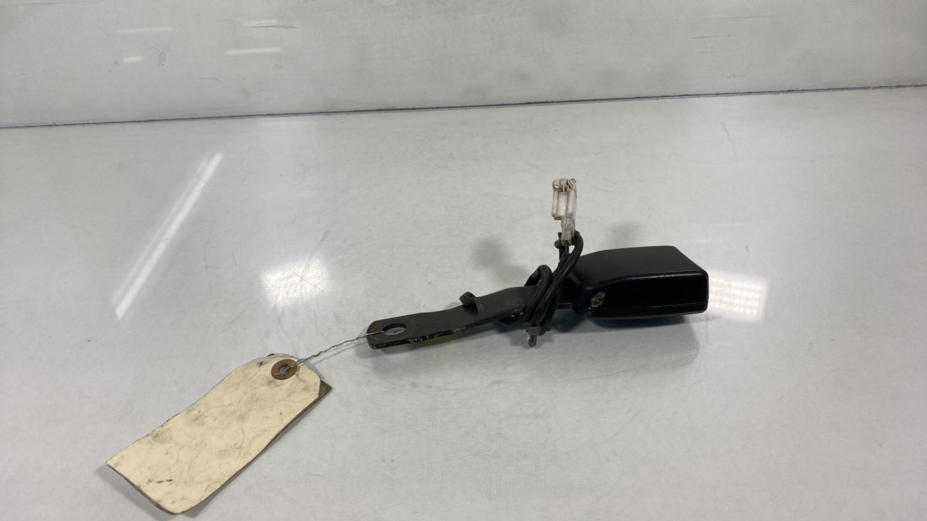 Aggancio cintura sicurezza anteriore sinistro NISSAN PRIMERA 4 Diésel - 1