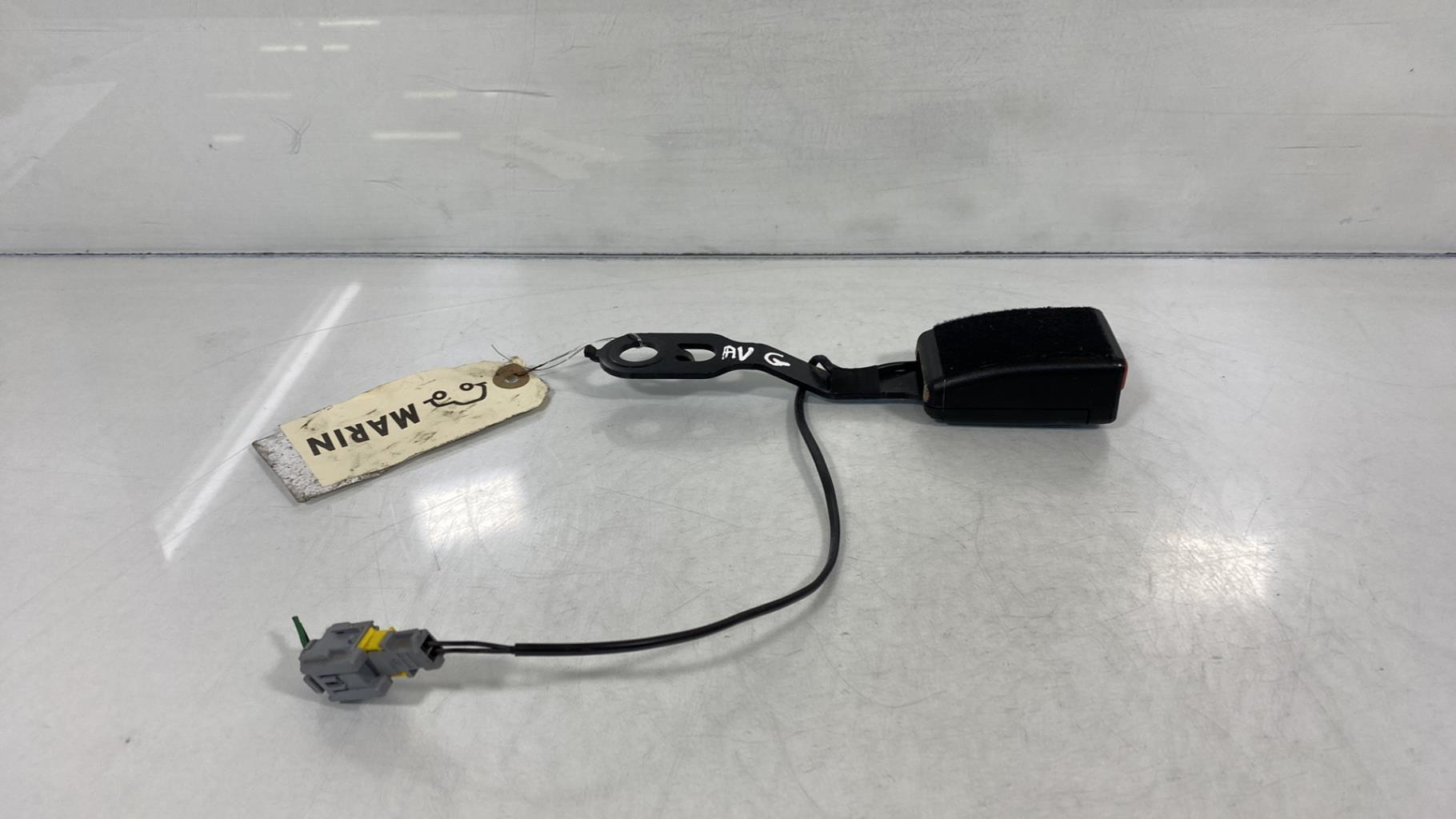 Aggancio cintura sicurezza anteriore sinistro PEUGEOT 208 1 PHASE 1 Diésel - 1