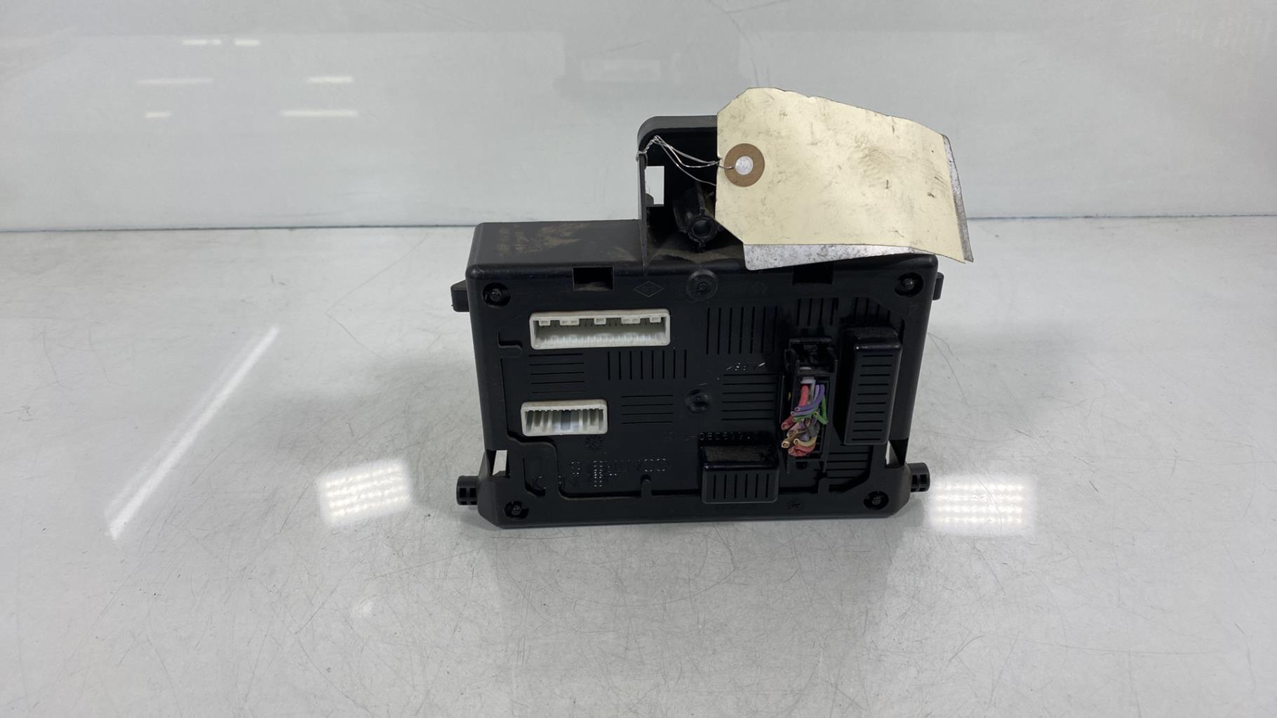 Boitier UCH RENAULT CLIO 3 PHASE 1 Diesel - 1