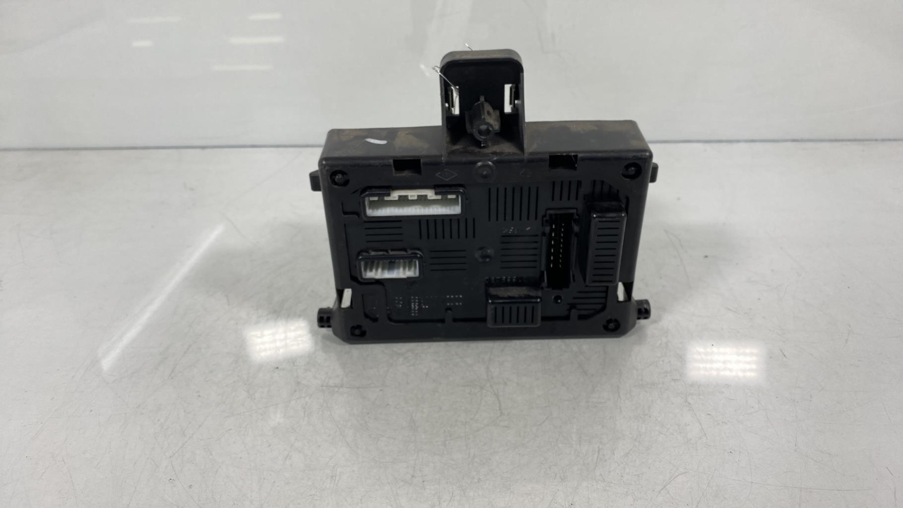Boitier UCH RENAULT CLIO 3 PHASE 2 Diesel - 1