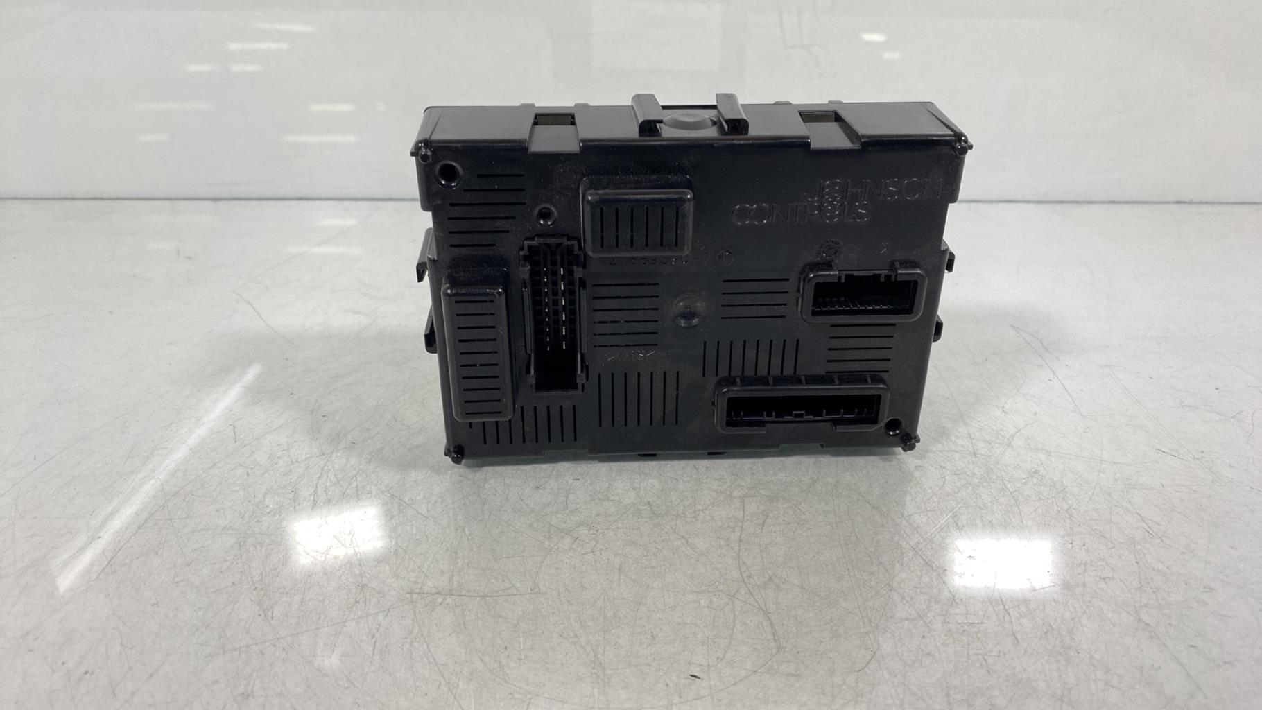 Boitier UCH RENAULT CLIO 3 PHASE 2 Diesel - 1