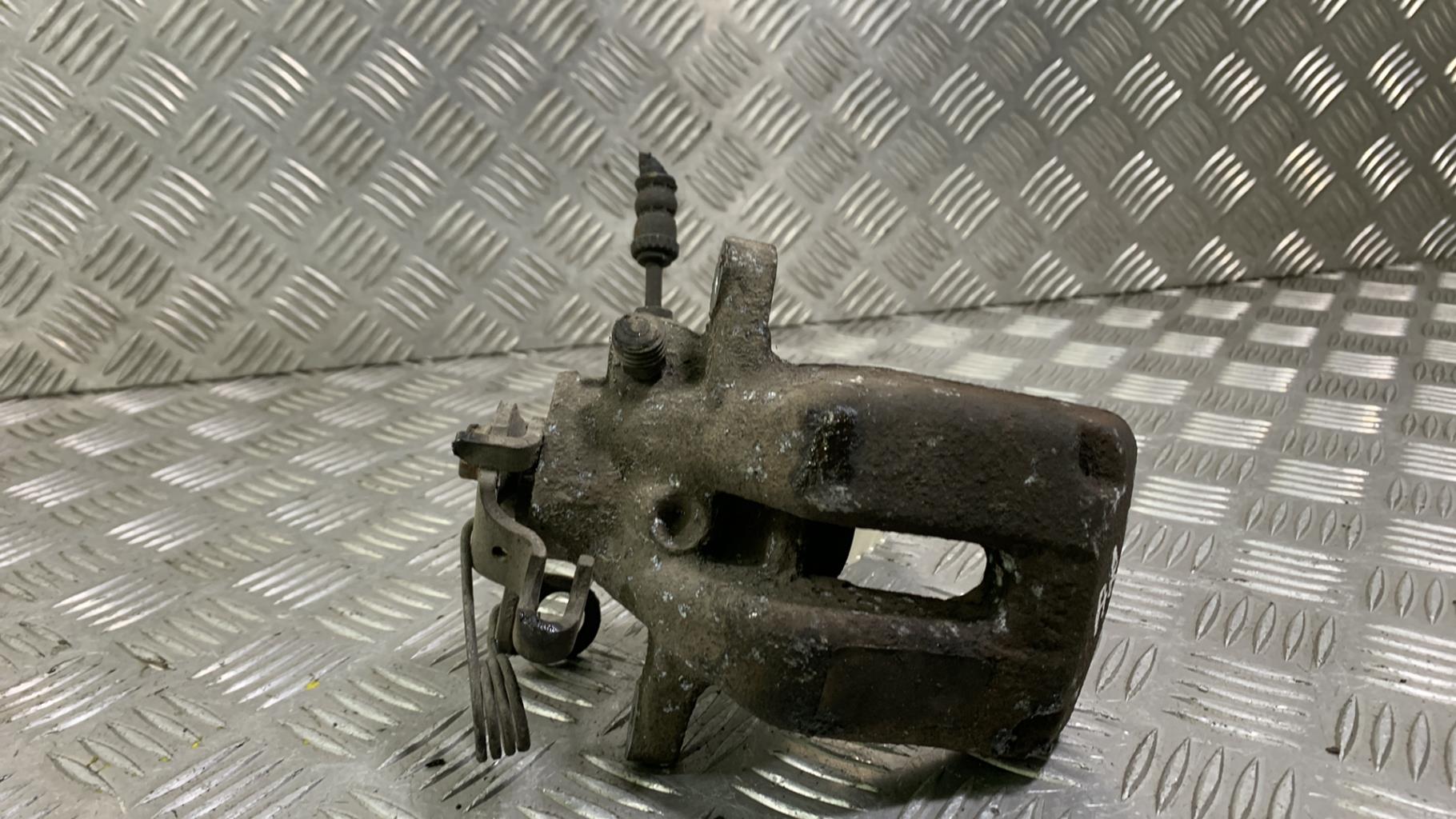 Pinza freni posteriore destra CITROEN C5 2 Diésel - 1