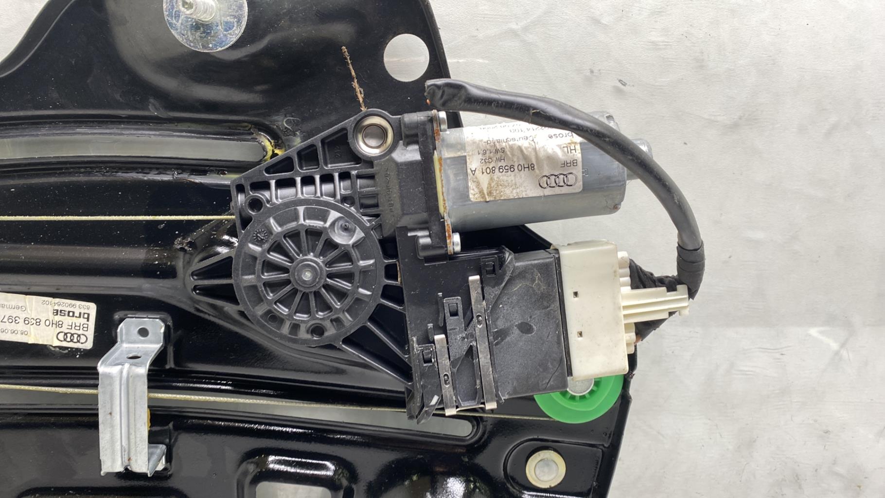 Alzacristalli elettrico posteriore sinistro AUDI A4 2 CABRIO PHASE 2 Gasolina - 1