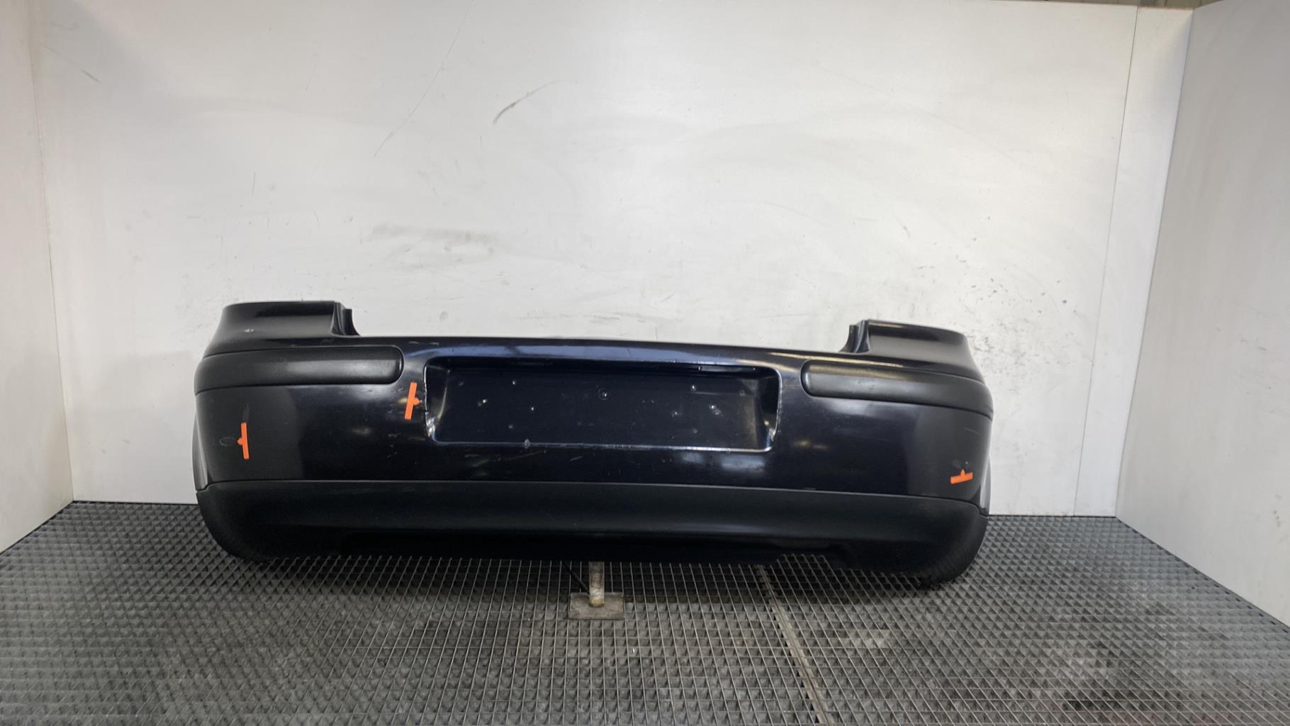 Paraurti posteriore VOLKSWAGEN GOLF 4 Diésel - 1