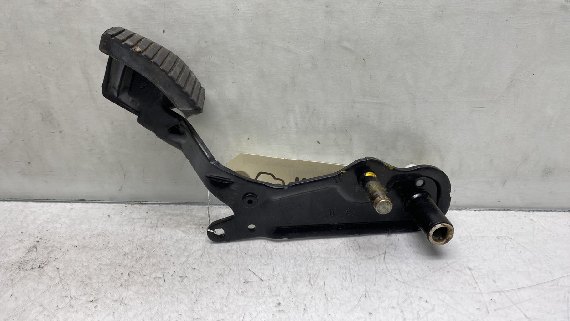 Pedale d'embrayage PEUGEOT 207 PHASE 1 Diesel - 1