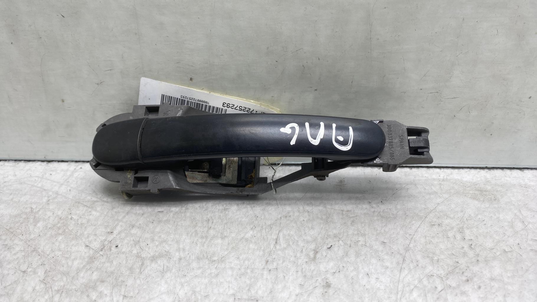 Maniglia portiera posteriore sinistra VOLKSWAGEN POLO 4 PHASE 1 Gasolina - 1