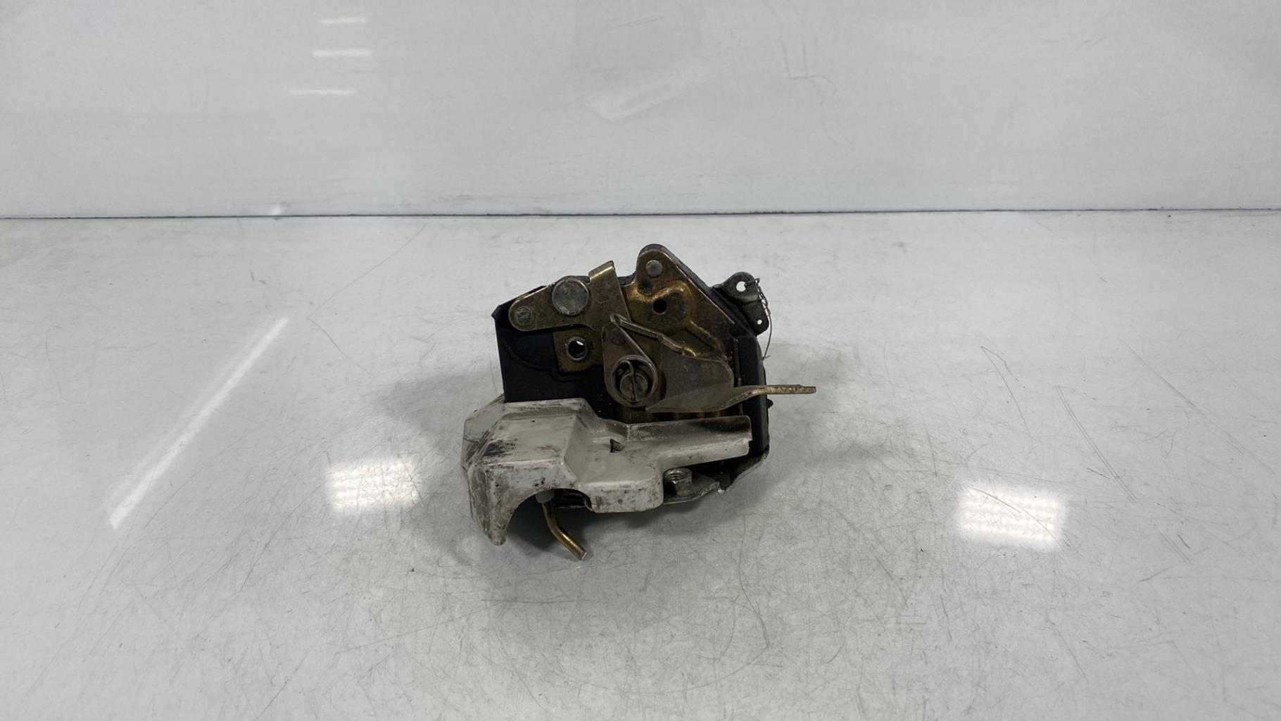 Serratura posteriore sinistra MERCEDES 300 W124 PHASE 1 Diésel - 1