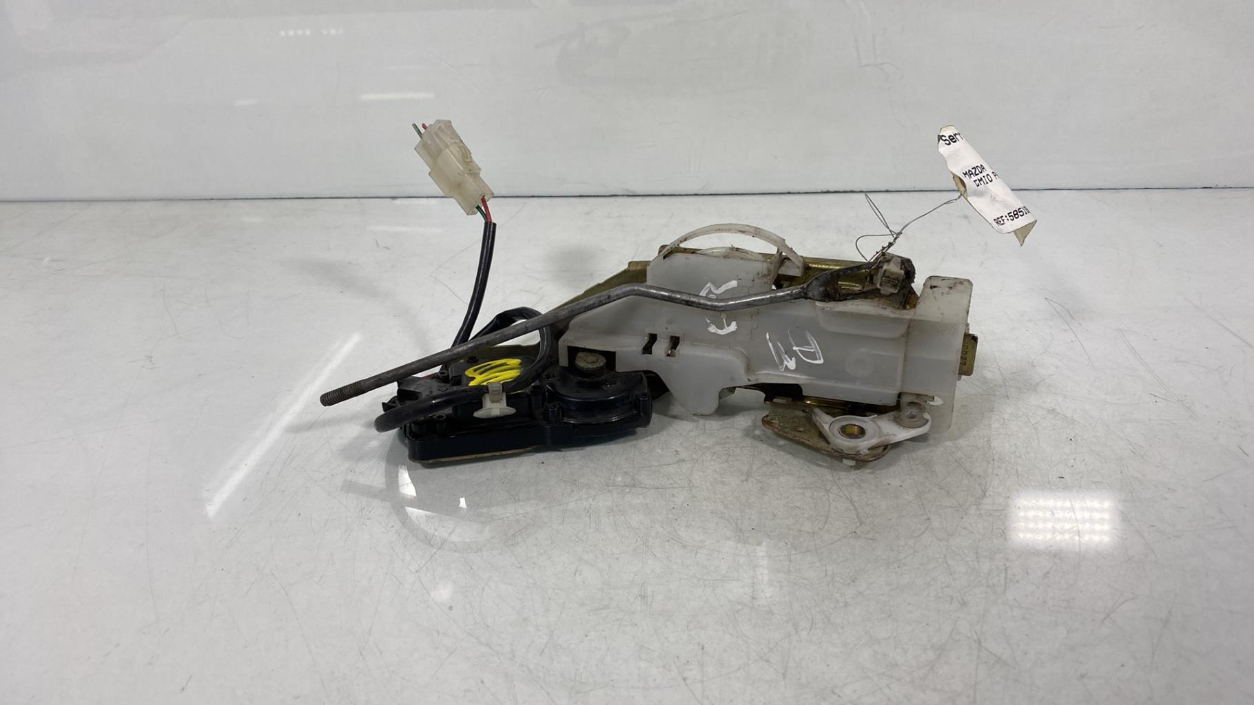 Serrure avant droit MAZDA DEMIO PHASE 1 BREAK Essence - 1