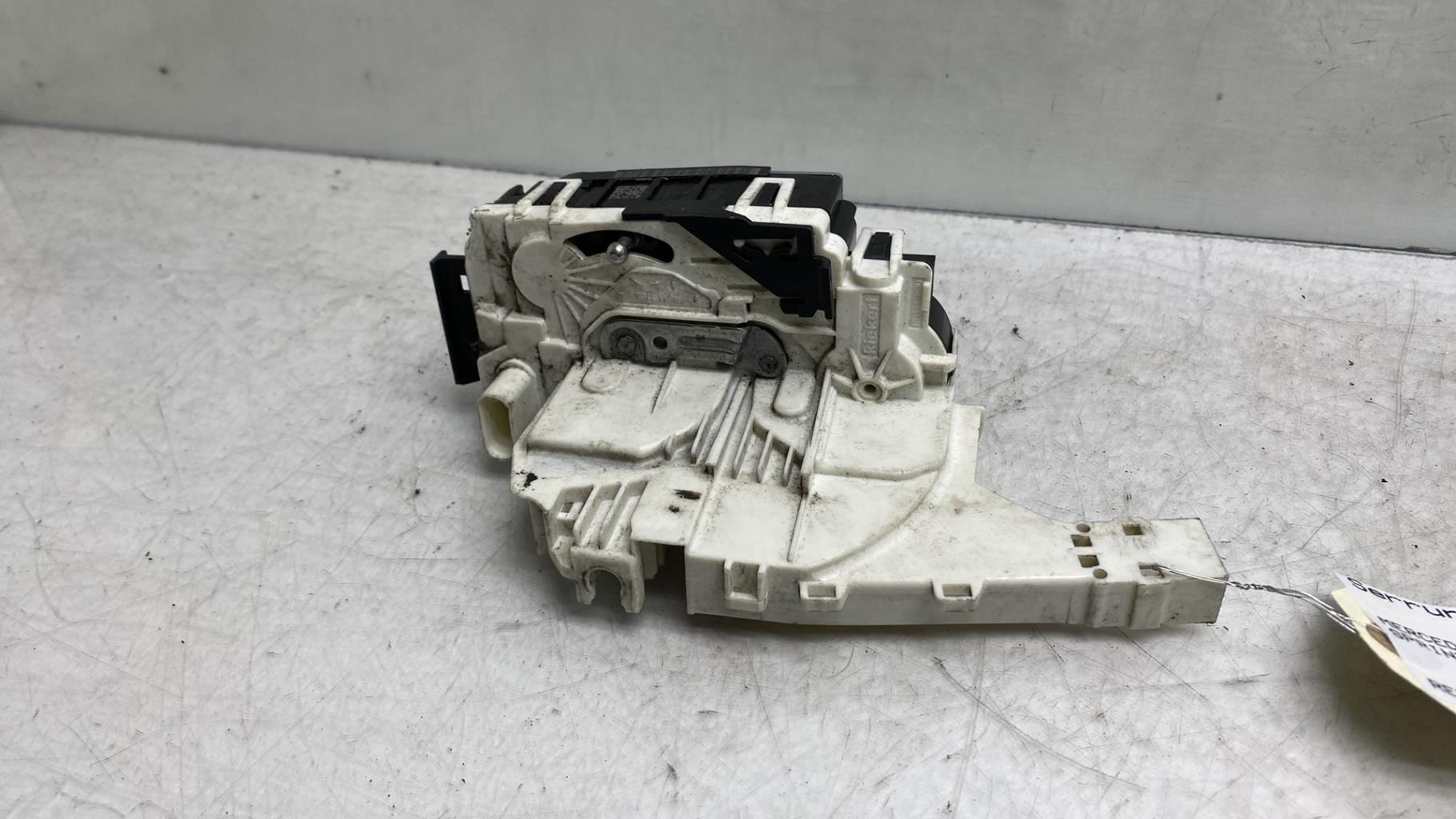 Serrure avant gauche MERCEDES SPRINTER 2 PHASE 1 Diesel - 1