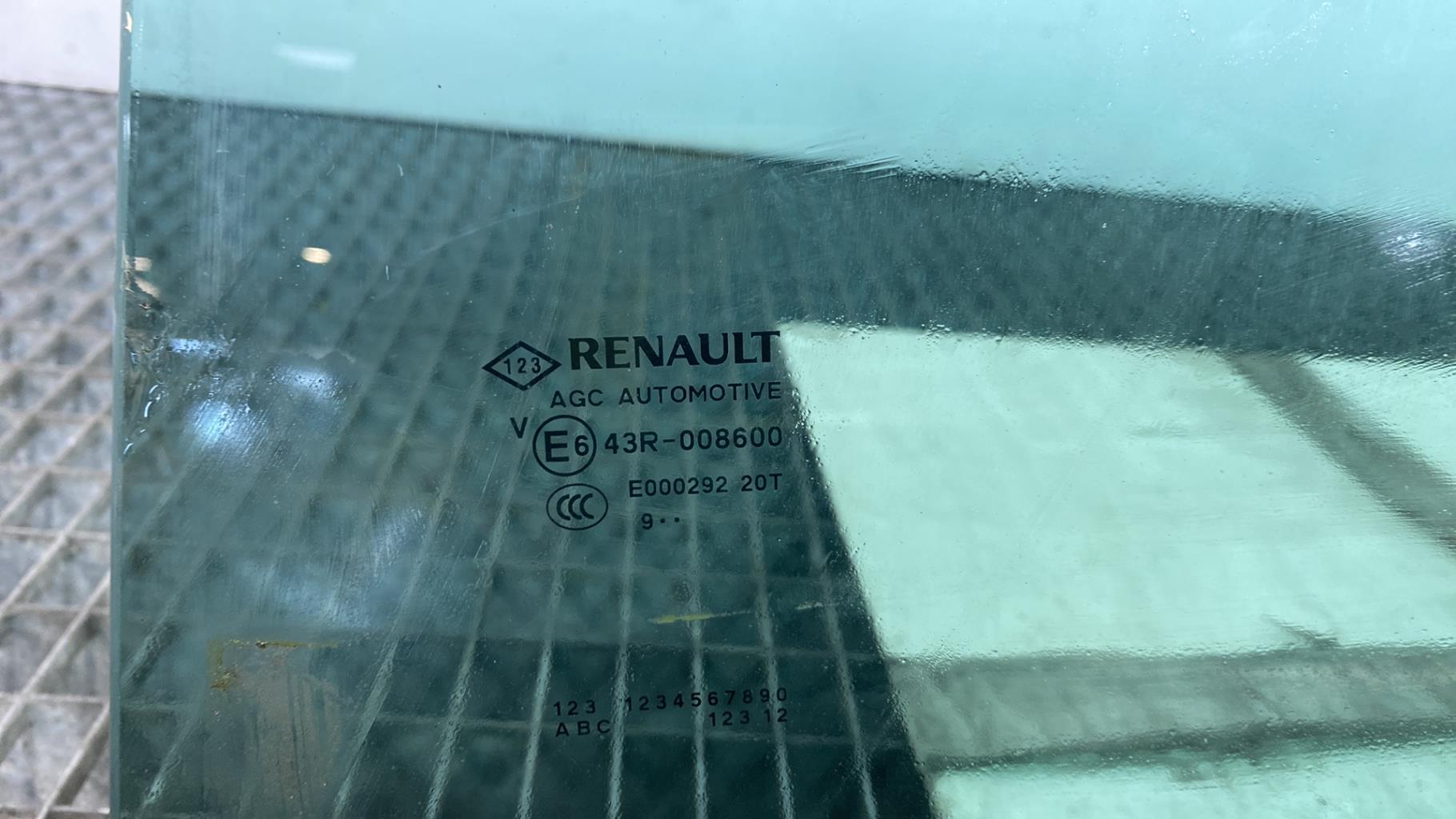 Vetro posteriore sinistro RENAULT SCENIC 4 Diésel - 1