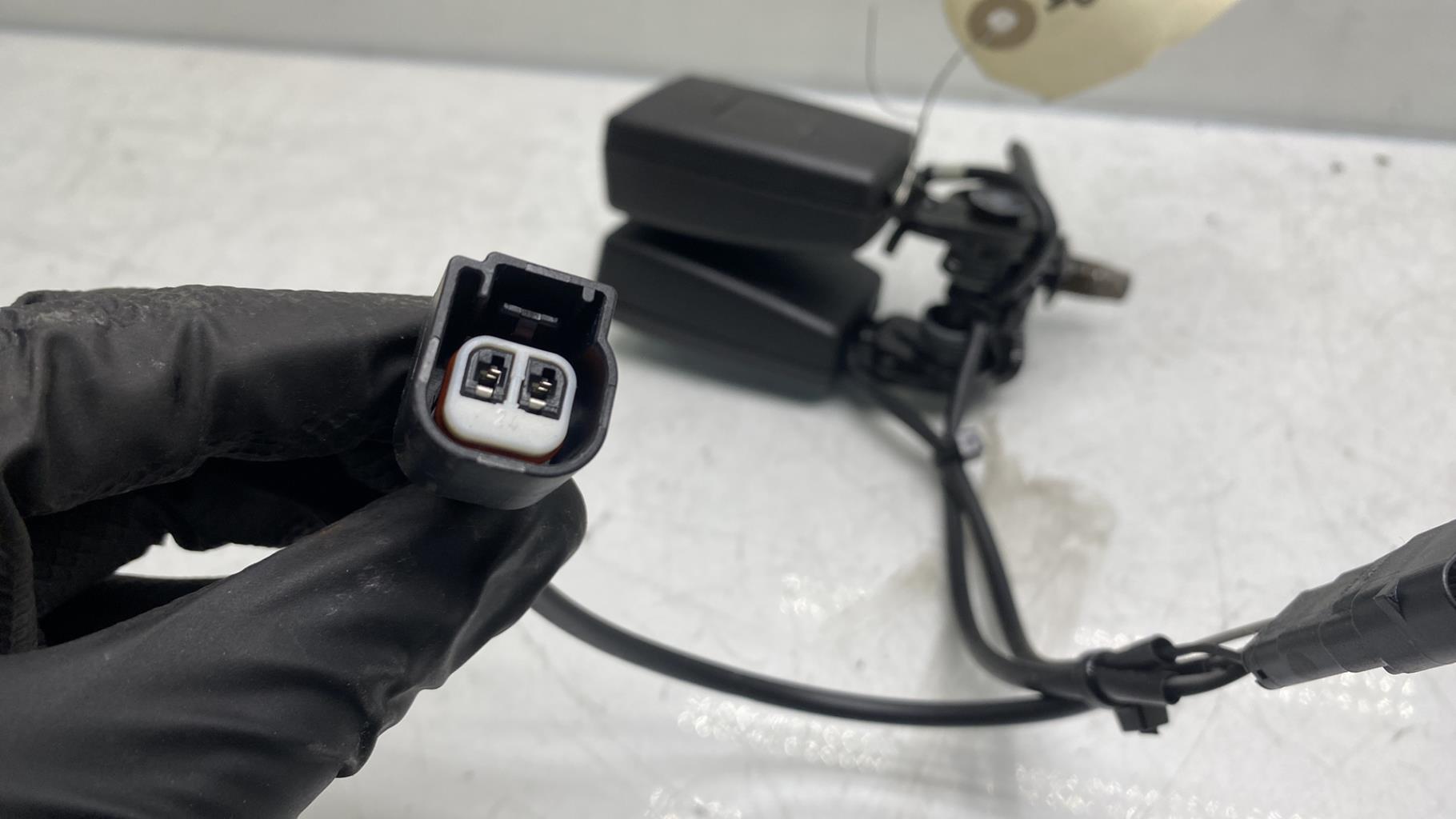 Aggancio cintura sicurezza posteriore destro FORD MONDEO 4 PHASE 1 Gasolina - 1