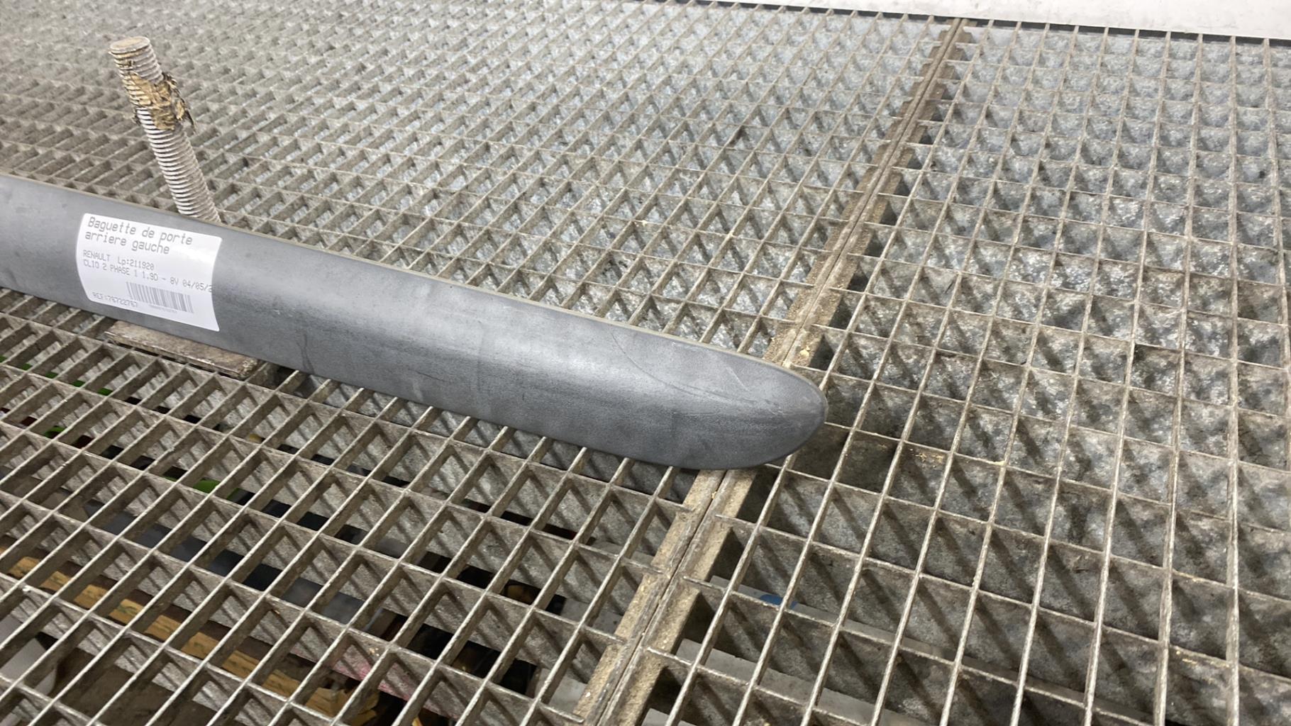 Modanatura portiera posteriore sinistra  RENAULT CLIO 2 PHASE 1 Diésel - 1