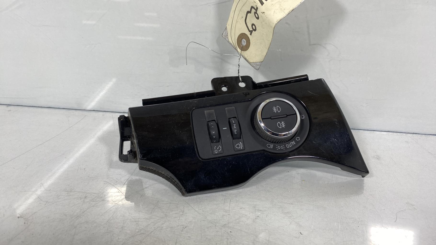 Commande de phare CHEVROLET ORLANDO Diesel - 1