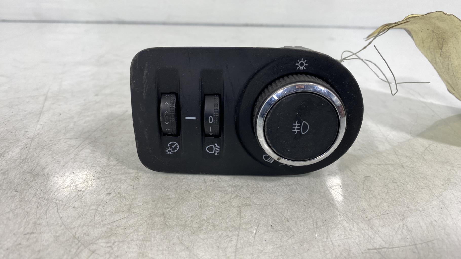 Commande de phare OPEL CORSA D PHASE 1 Diesel - 1