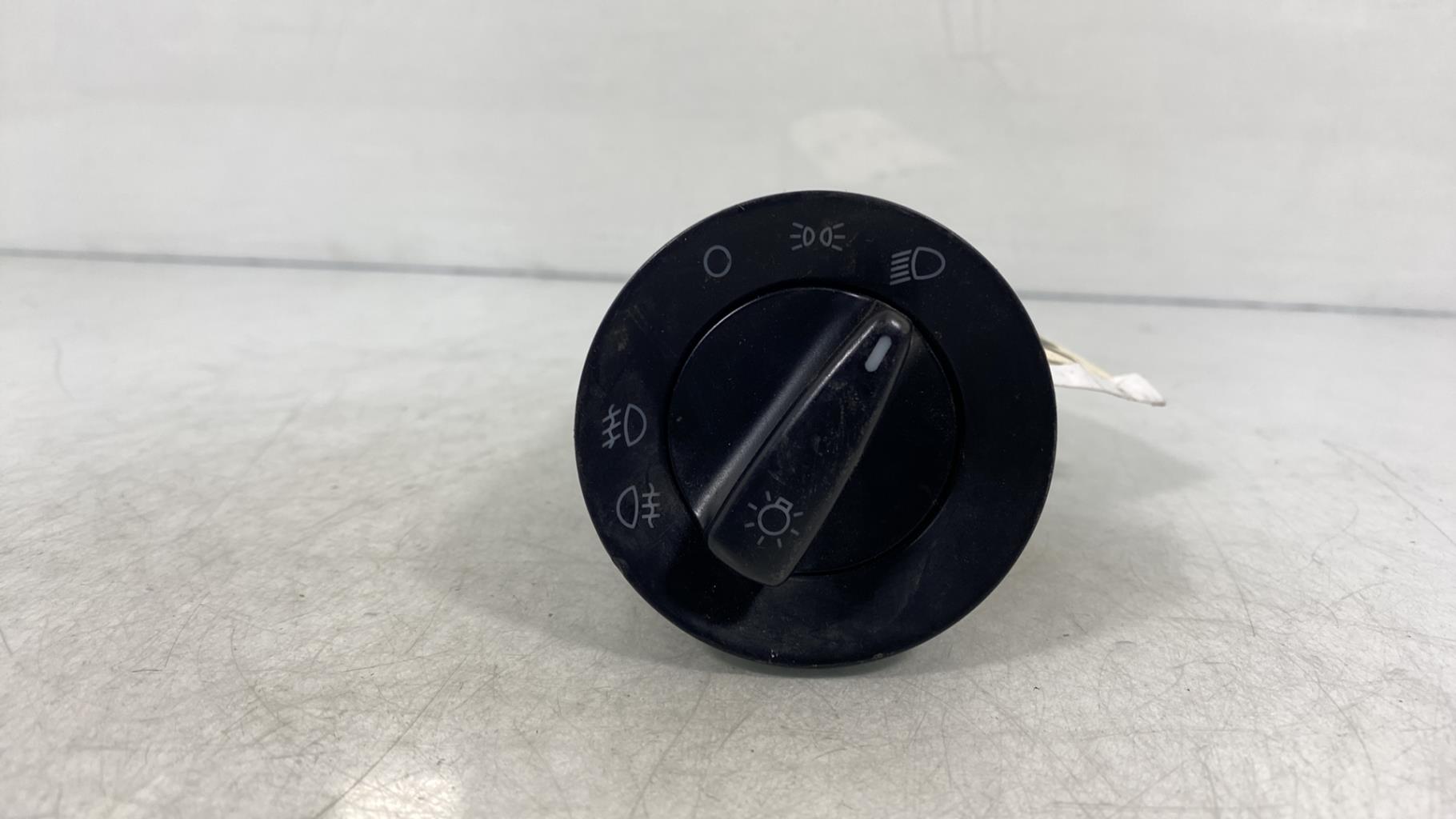 Commande de phare SKODA FABIA 2 PHASE 2 Essence - 1