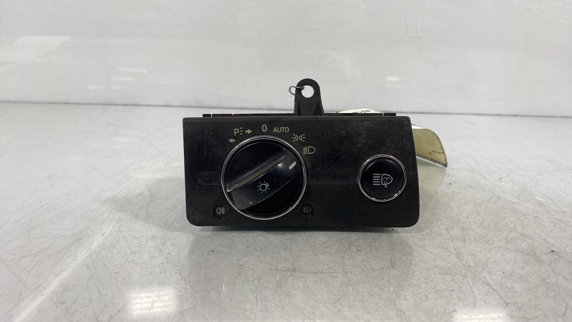 Commande de phare MERCEDES E 270 CDI  - 1