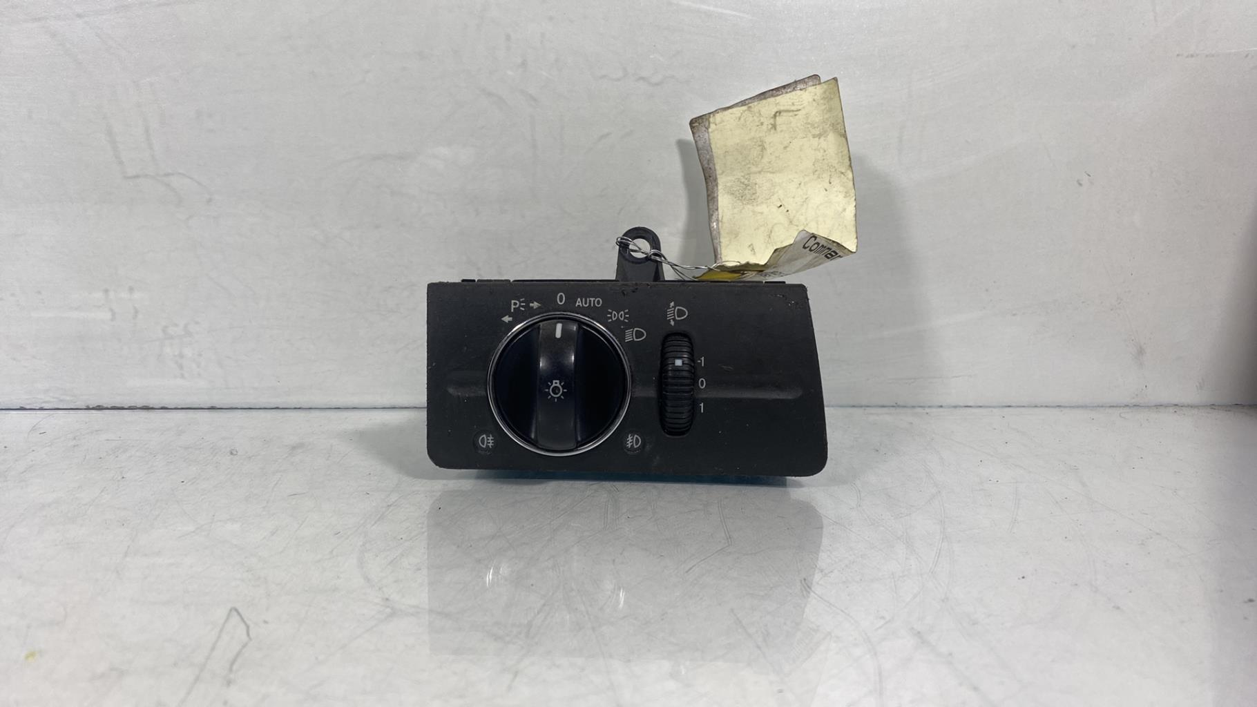Commande de phare MERCEDES CLASSE E 211 PHASE 1 BREAK Diesel - 1