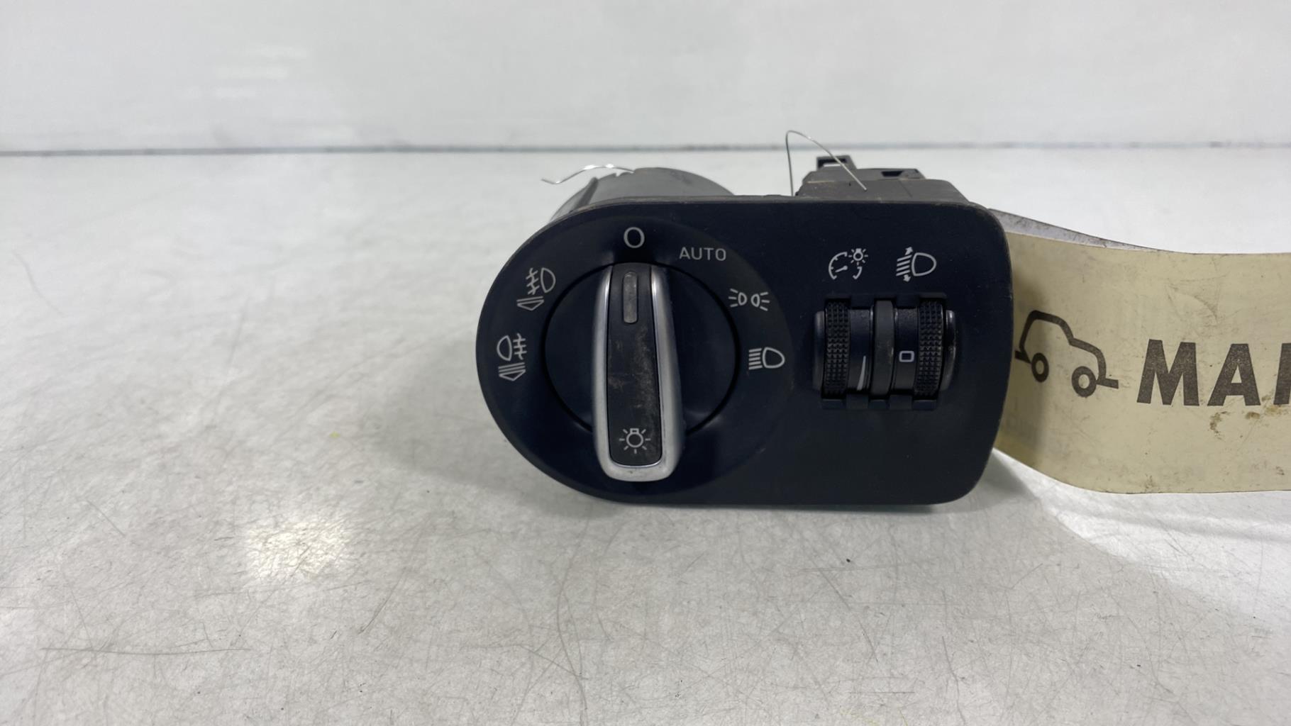 Commande de phare AUDI A1 1 PHASE 1 Diesel - 1