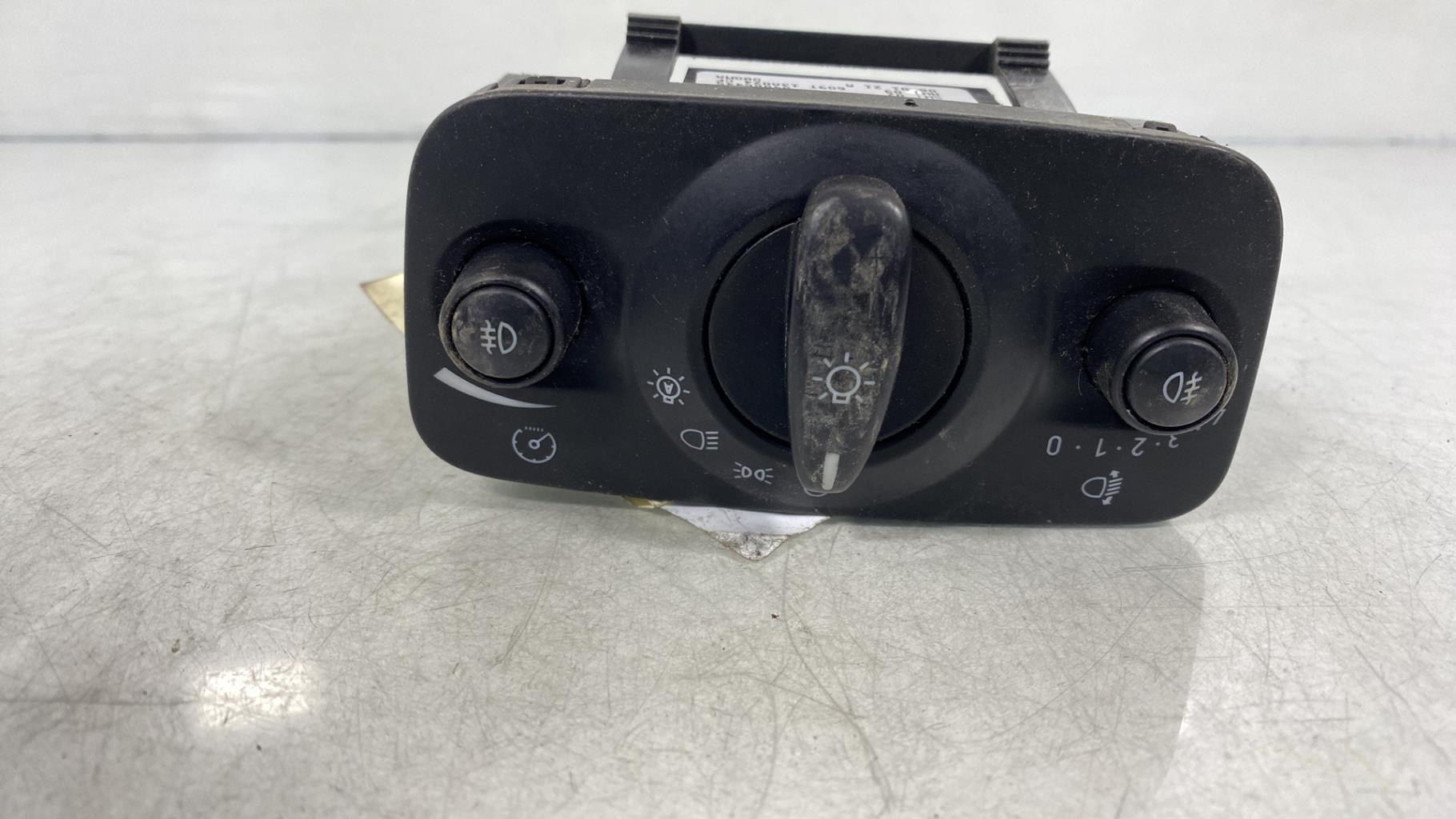 Commande de phare FORD MONDEO 3 PHASE 1 Diesel - 1