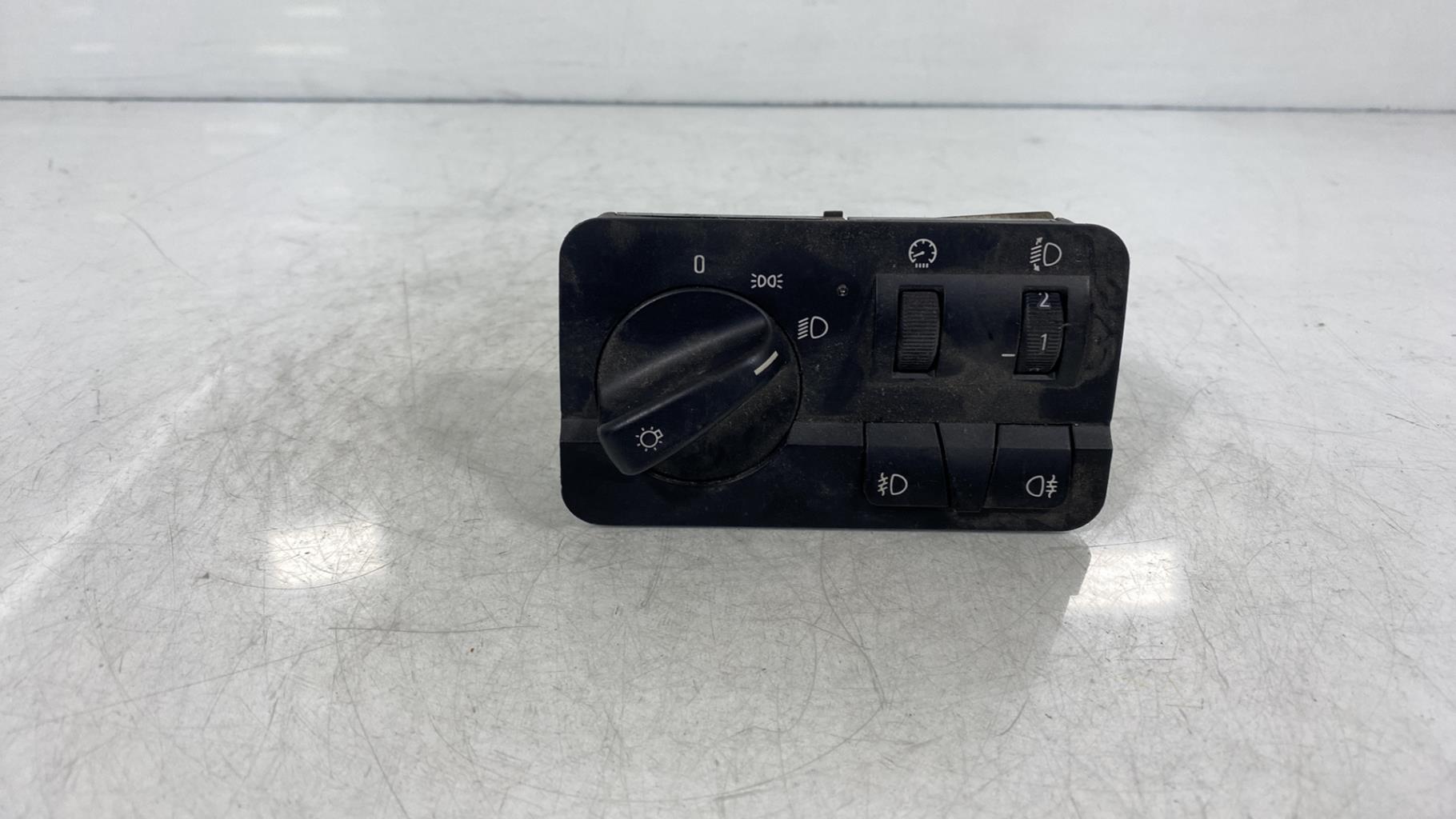 Commande de phare BMW SERIE 3 E46 PHASE 1 Diesel - 1
