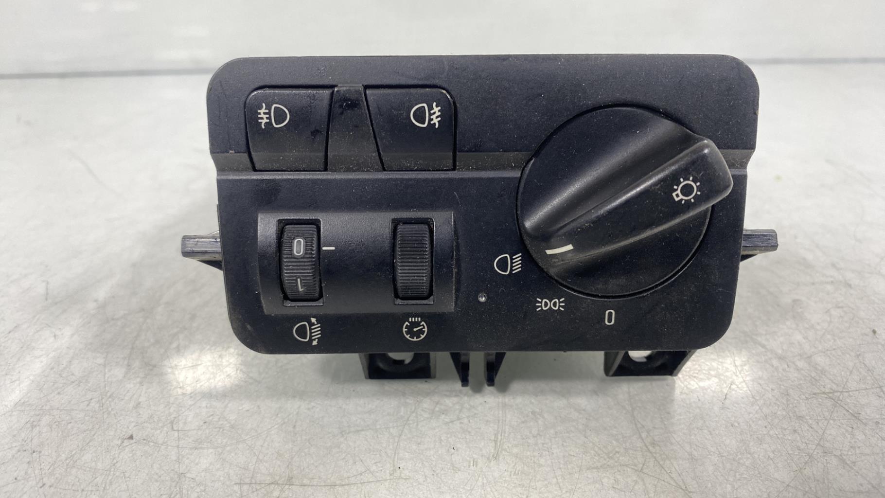 Commande de phare BMW SERIE 3 E46 PHASE 1 Diesel - 1