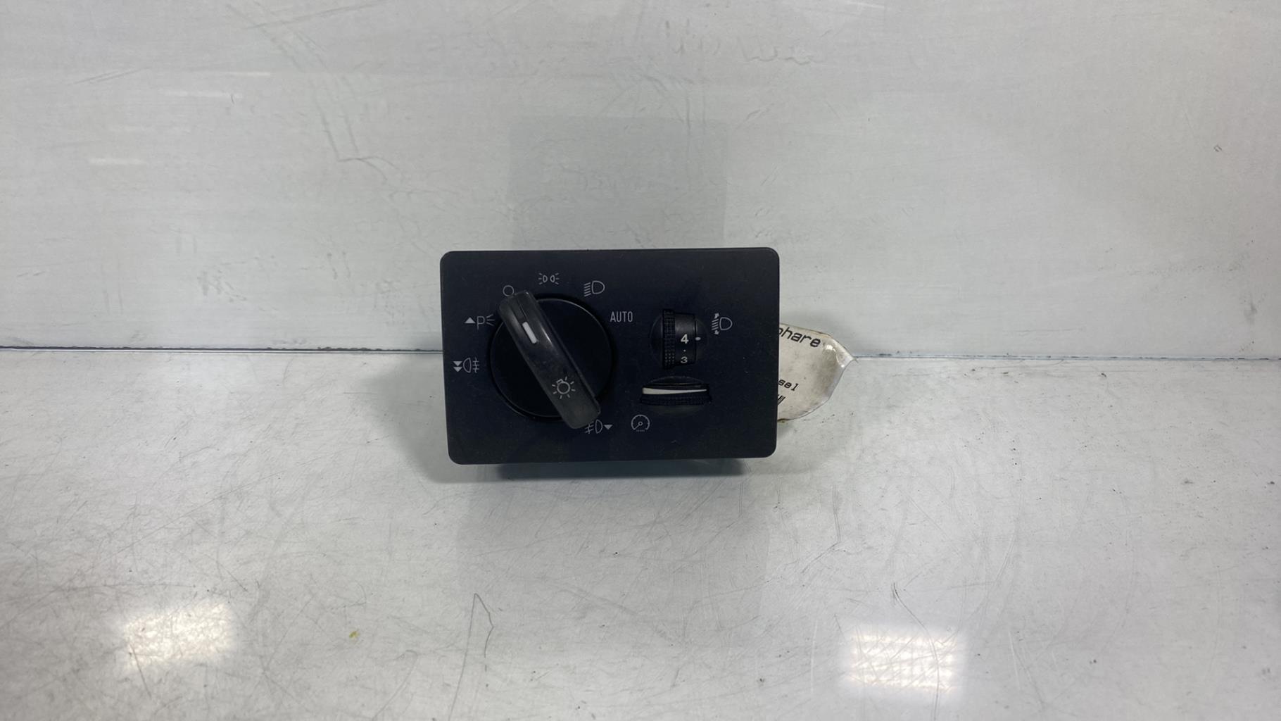 Commande de phare FORD FOCUS 2 PHASE 1 Diesel - 1
