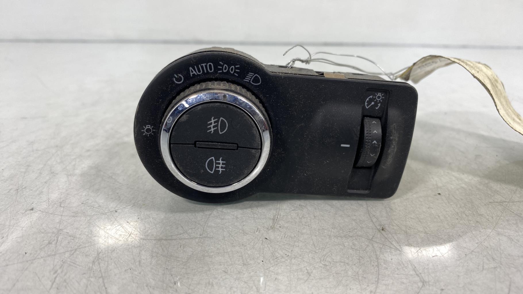 Commande de phare OPEL ASTRA J PHASE 1 Diesel - 1