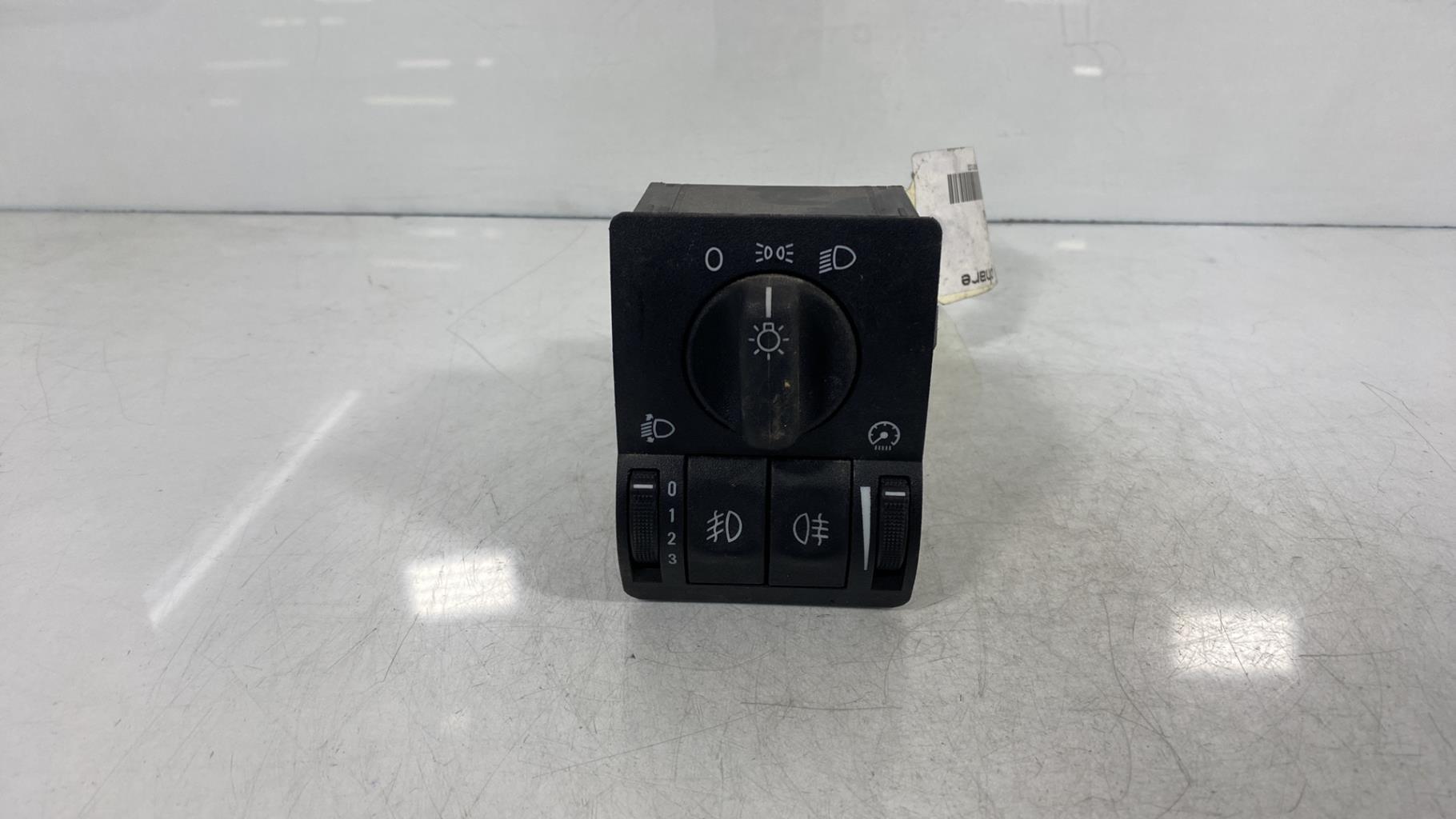 Commande de phare SUZUKI IGNIS 2 Diesel - 1