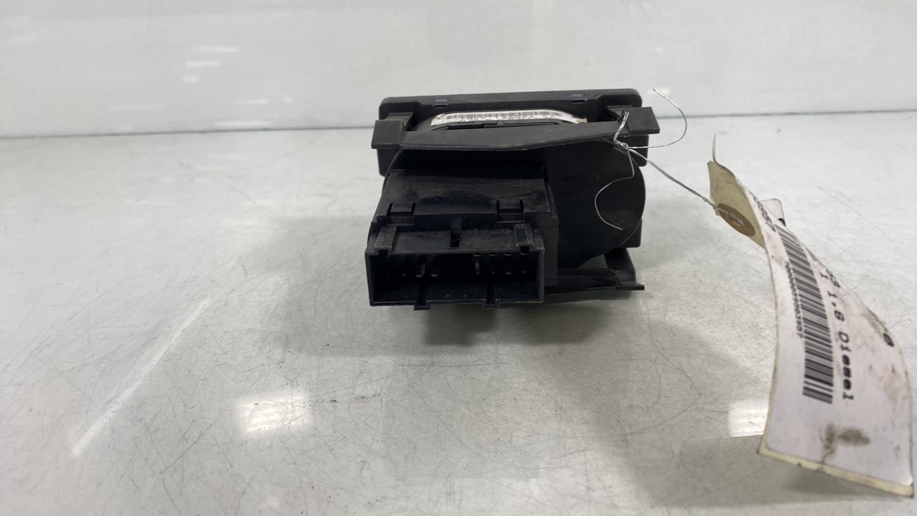Commodo phare FORD FOCUS 2 PHASE 1 Diesel - 1