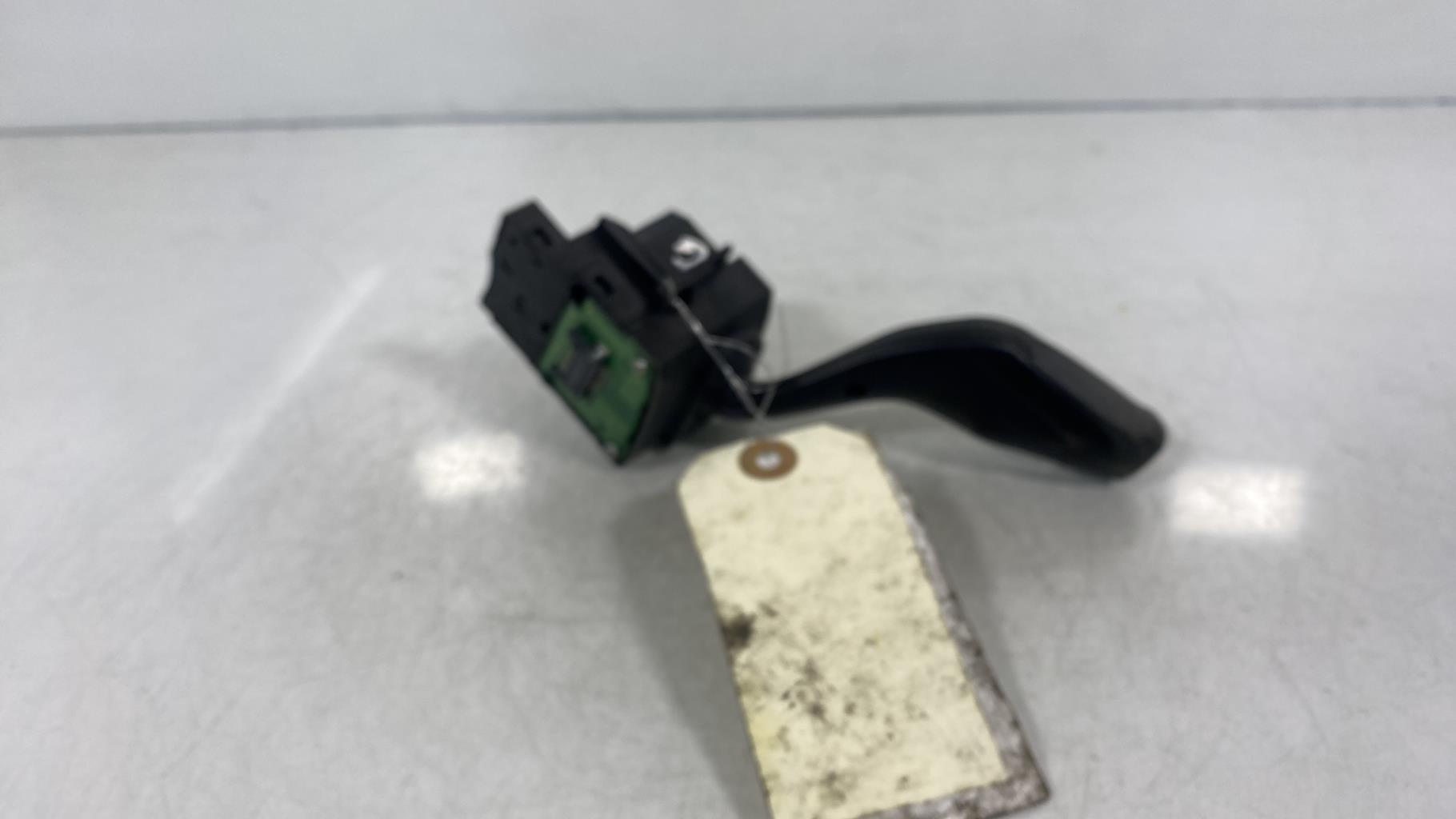 Commodo phare FORD FOCUS 3 PHASE 1 Diesel - 1