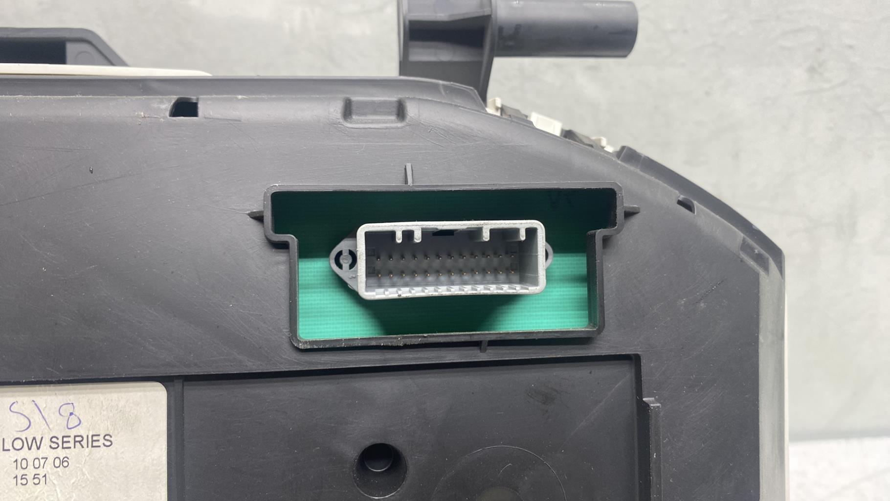 Compteur RENAULT CLIO 3 PHASE 1 Essence - 1