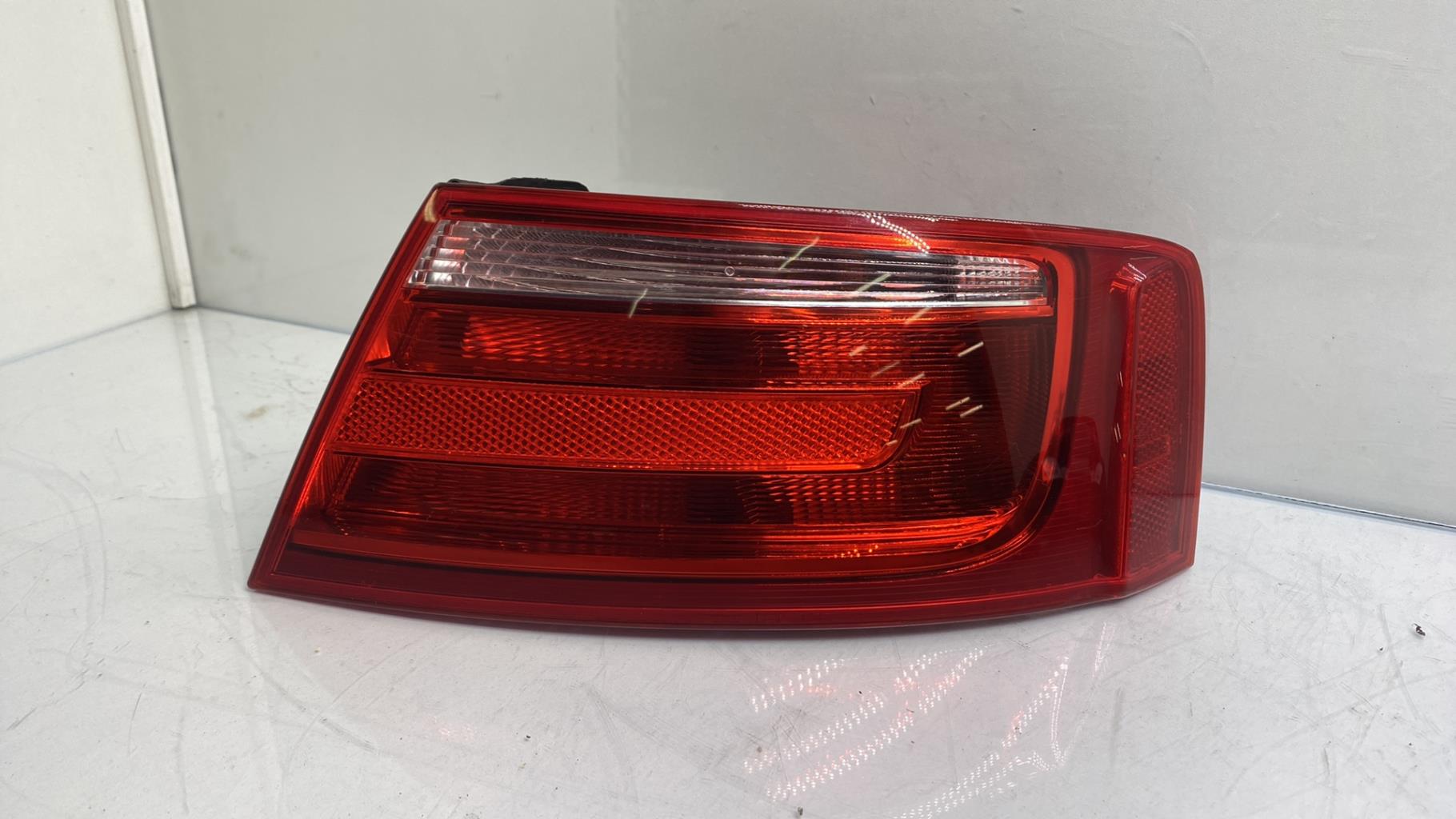 Fanale posteriore principale destro (luci) AUDI A5 1 COUPE PHASE 1 Diésel - 1