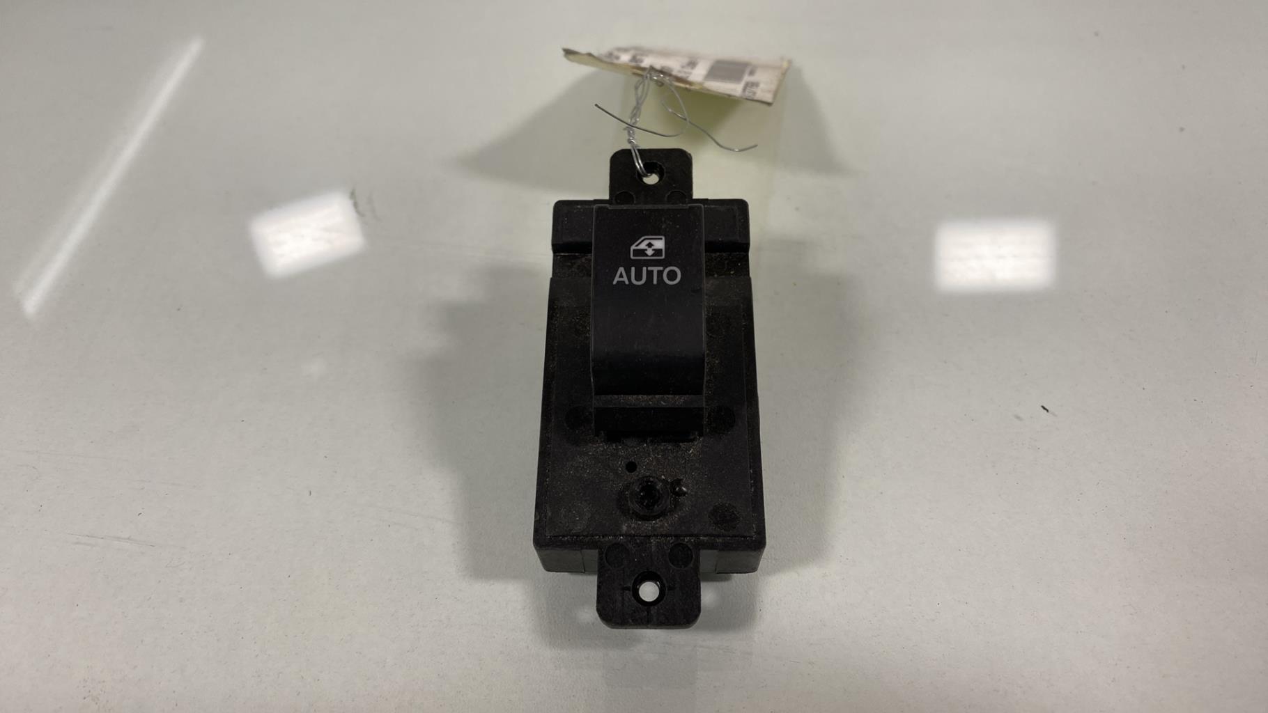 Interruttore lavacristalli posteriore destro OPEL ANTARA PHASE 2 Diésel - 1
