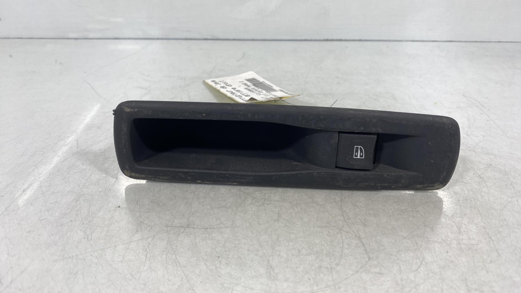 Interruttore lavacristalli posteriore destro RENAULT LAGUNA 3 PHASE 3 BREAK Diésel - 1