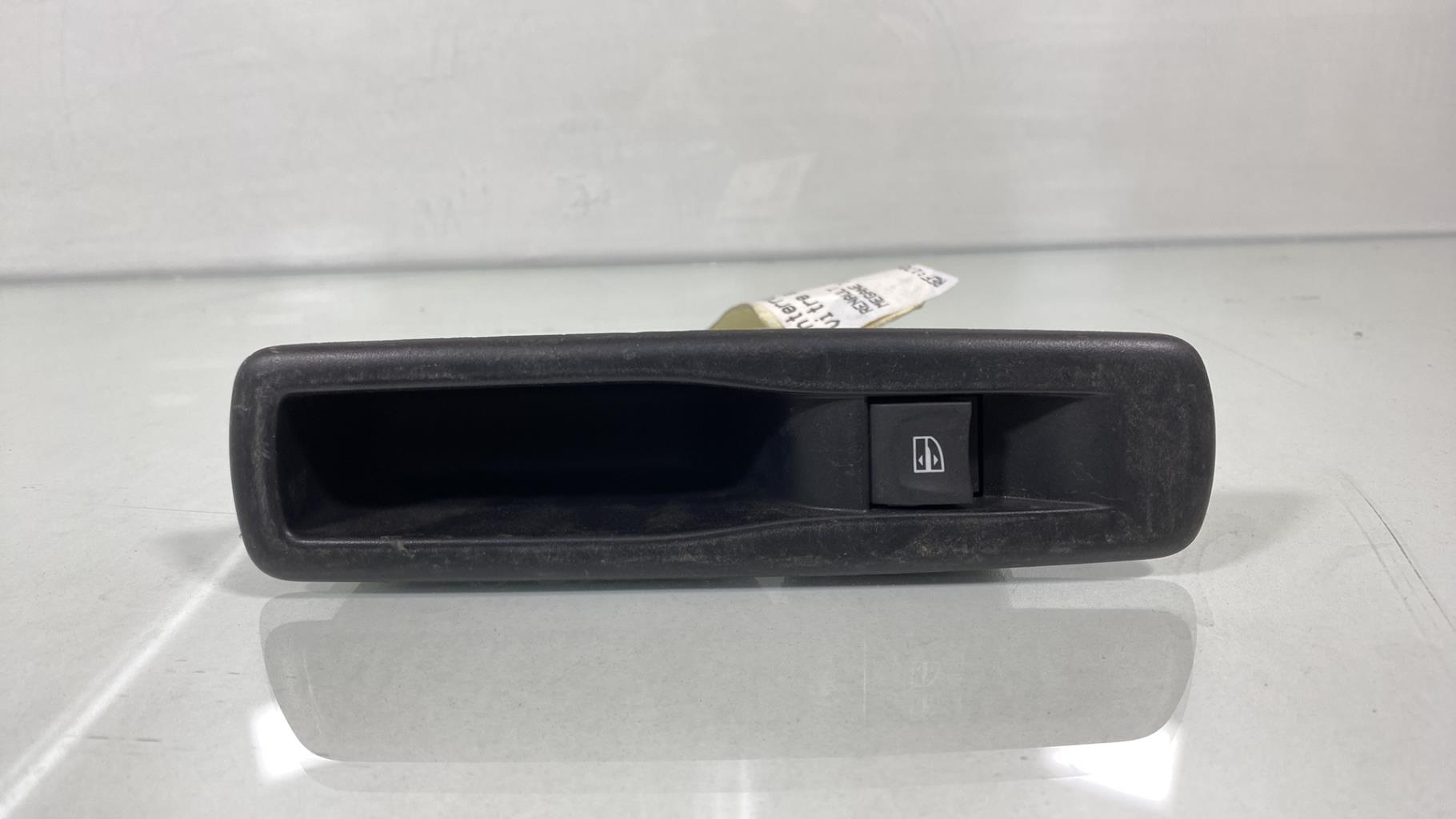 Interruttore lavacristalli posteriore destro RENAULT MEGANE 3 PHASE 1 Diésel - 1