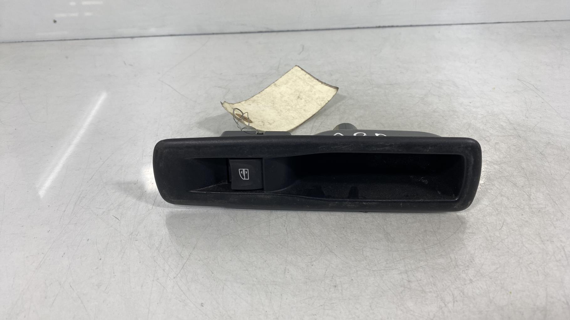 Interruttore lavacristalli posteriore destro RENAULT MEGANE 3 PHASE 1 BREAK Diésel - 1