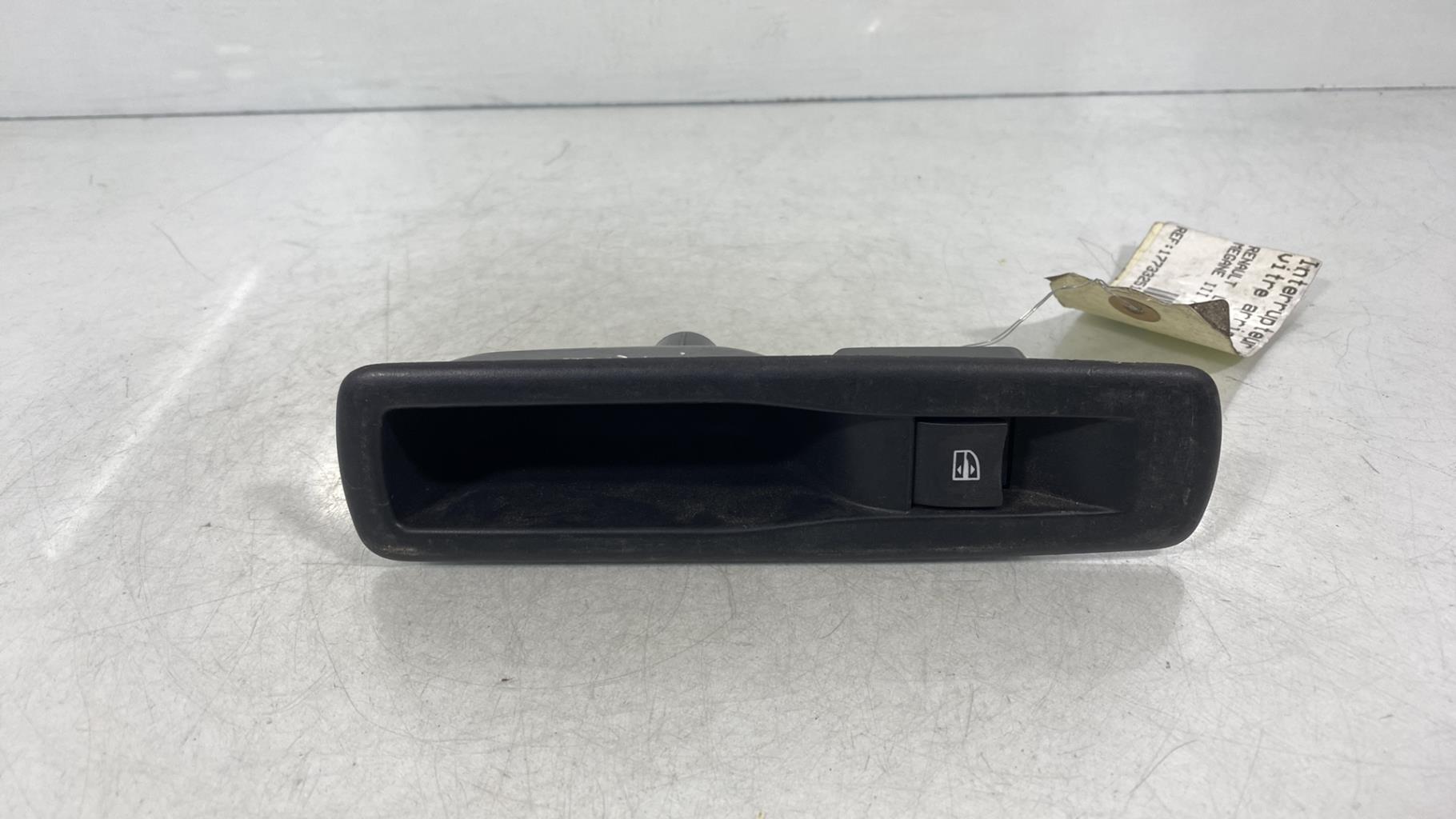 Interruttore lavacristalli posteriore destro RENAULT MEGANE 3 PHASE 1 Diésel - 1