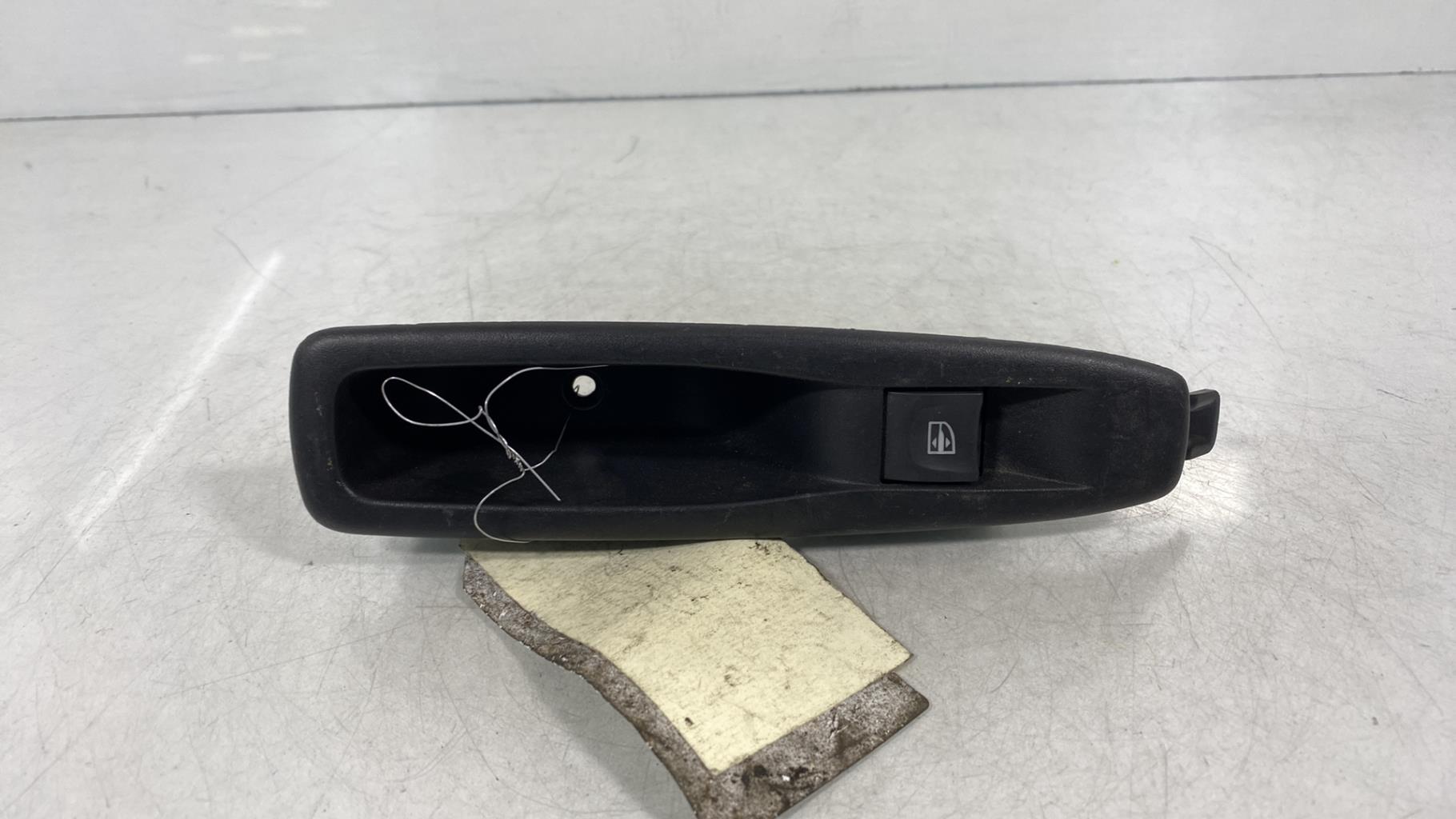 Interruttore lavacristalli posteriore destro RENAULT CAPTUR 1 PHASE 1 Diésel - 1